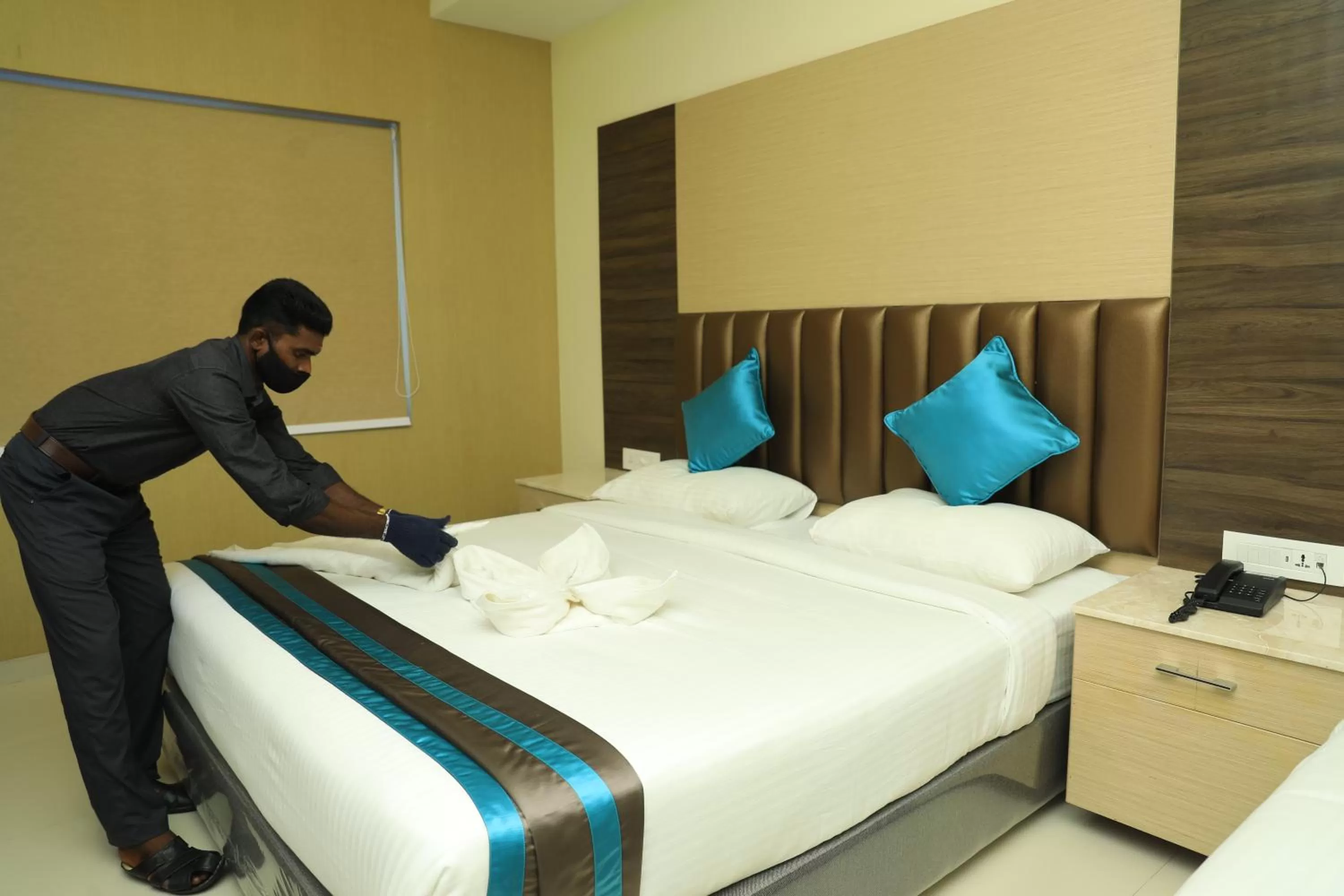 Property building, Bed in Laya Regency