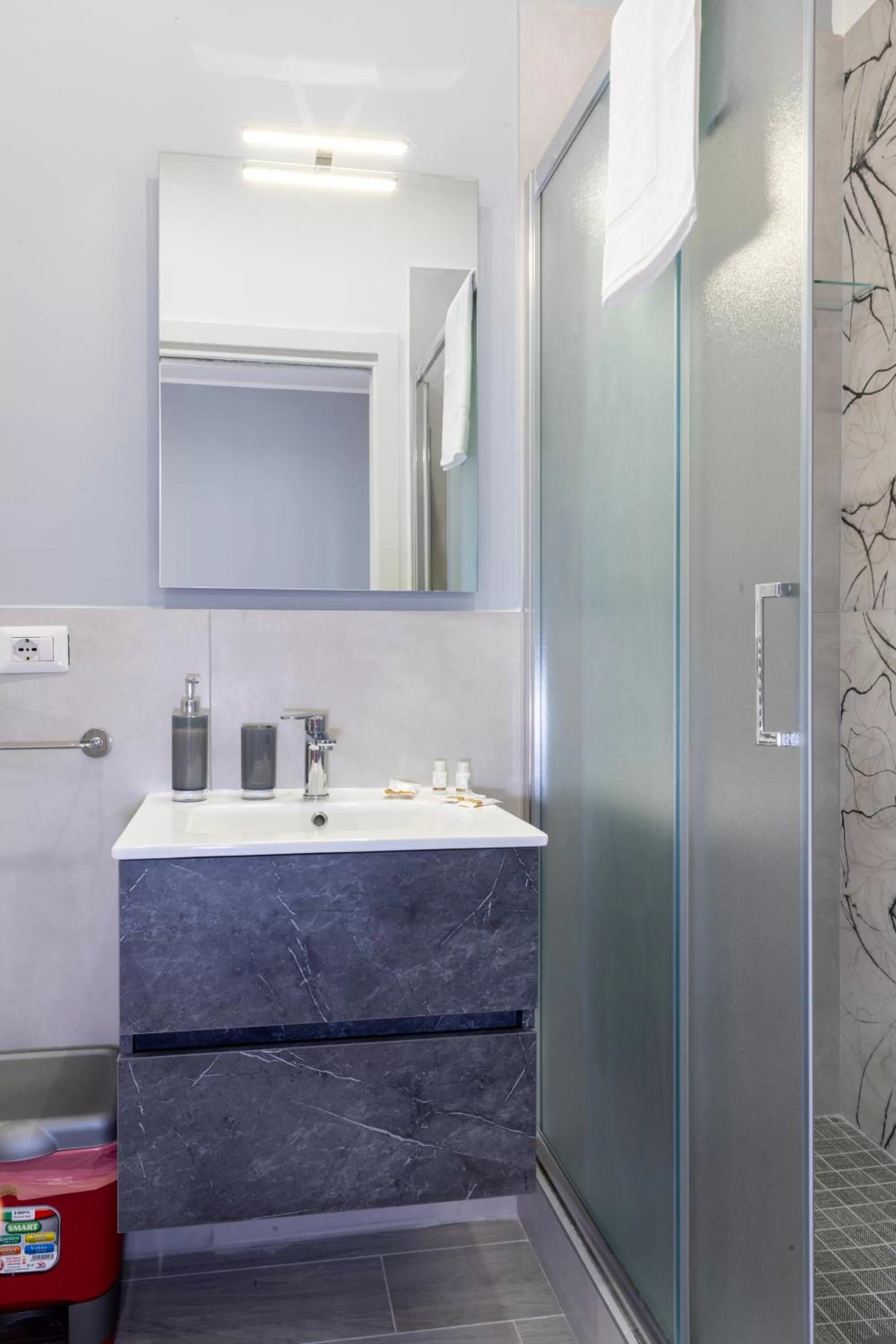 Bathroom in Partenope Guest House