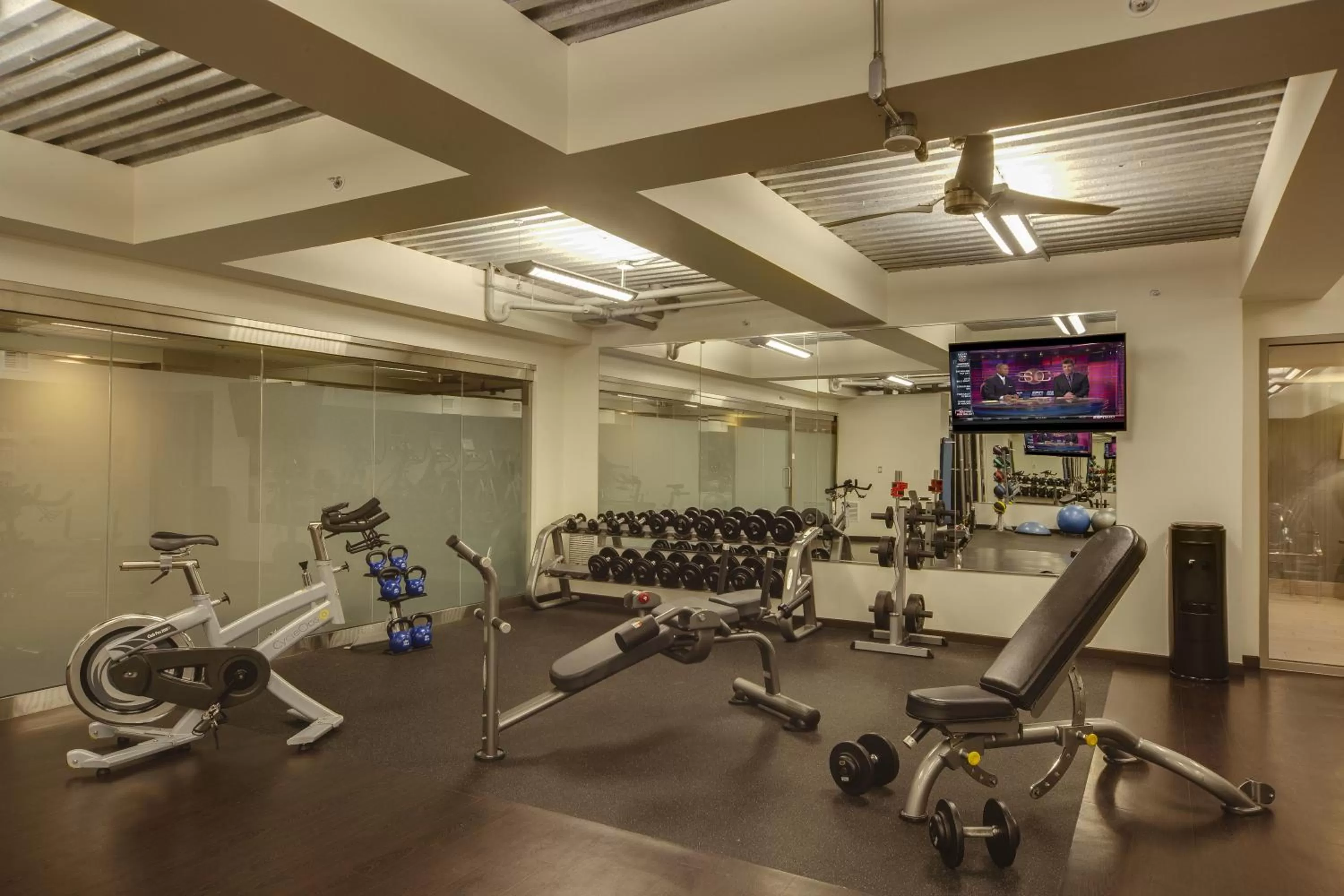 Fitness centre/facilities in The Madison Concourse Hotel