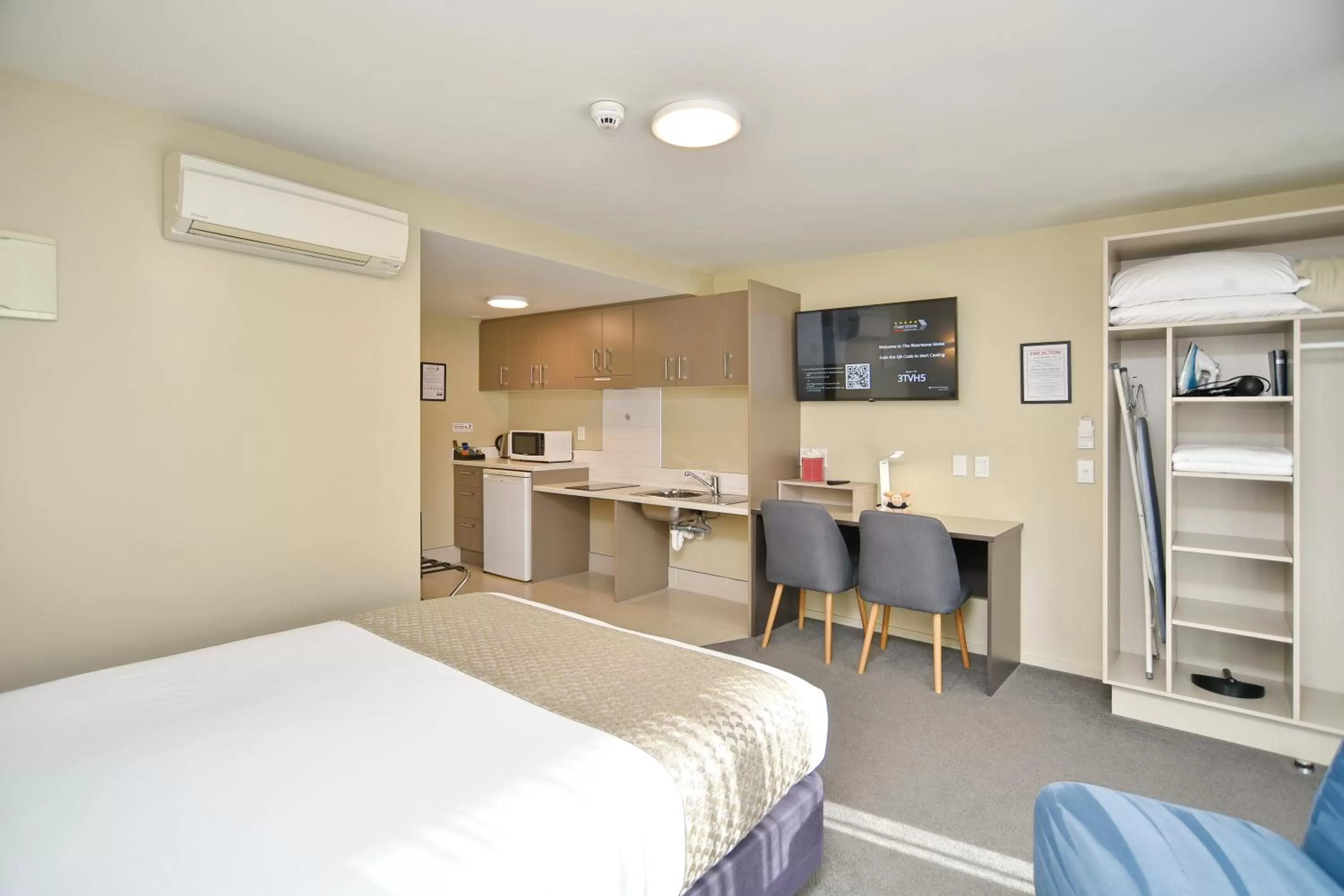 TV and multimedia, Bed in The Riverstone