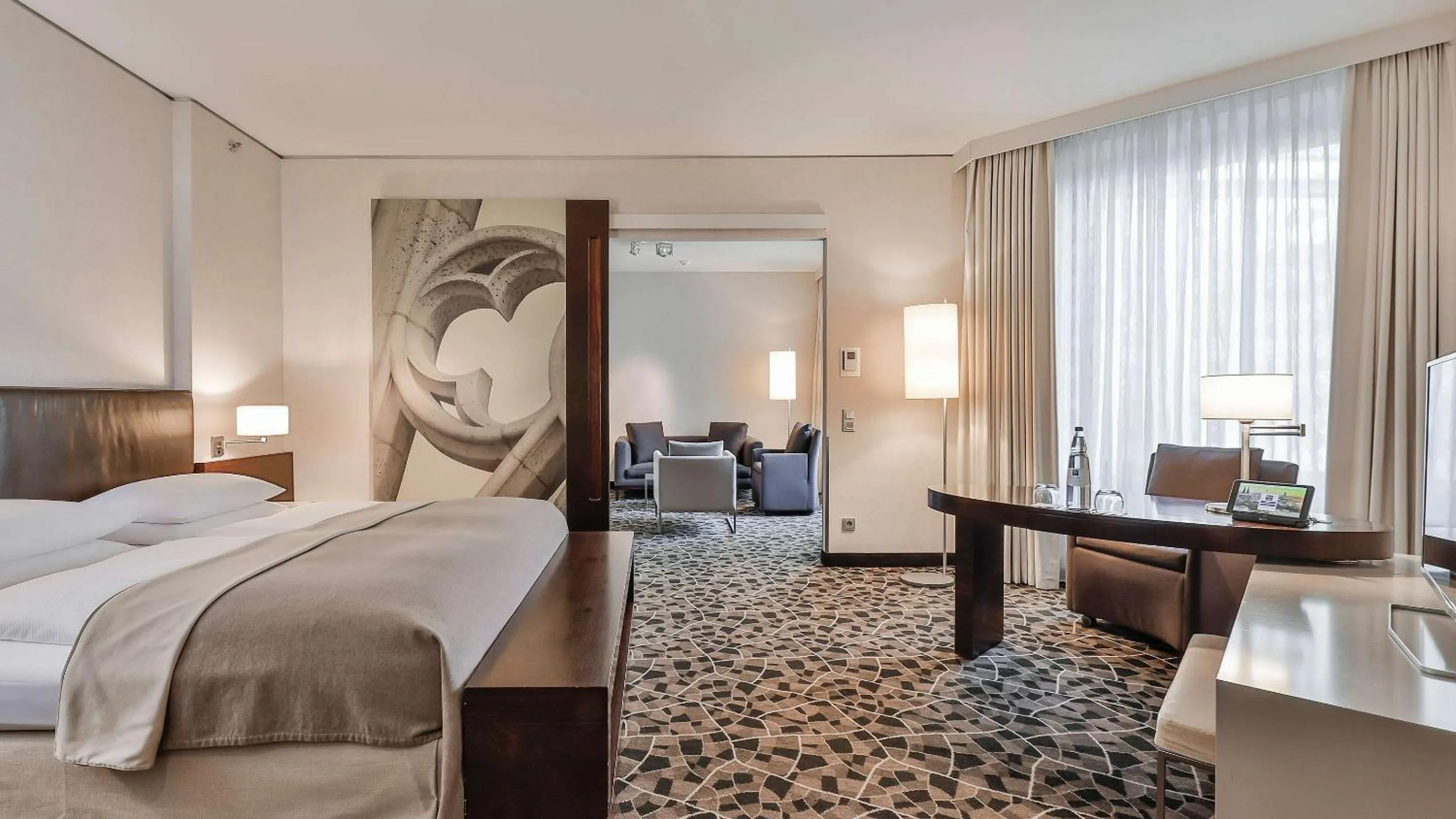 Photo of the whole room, Bed in Dorint Hotel am Heumarkt Köln