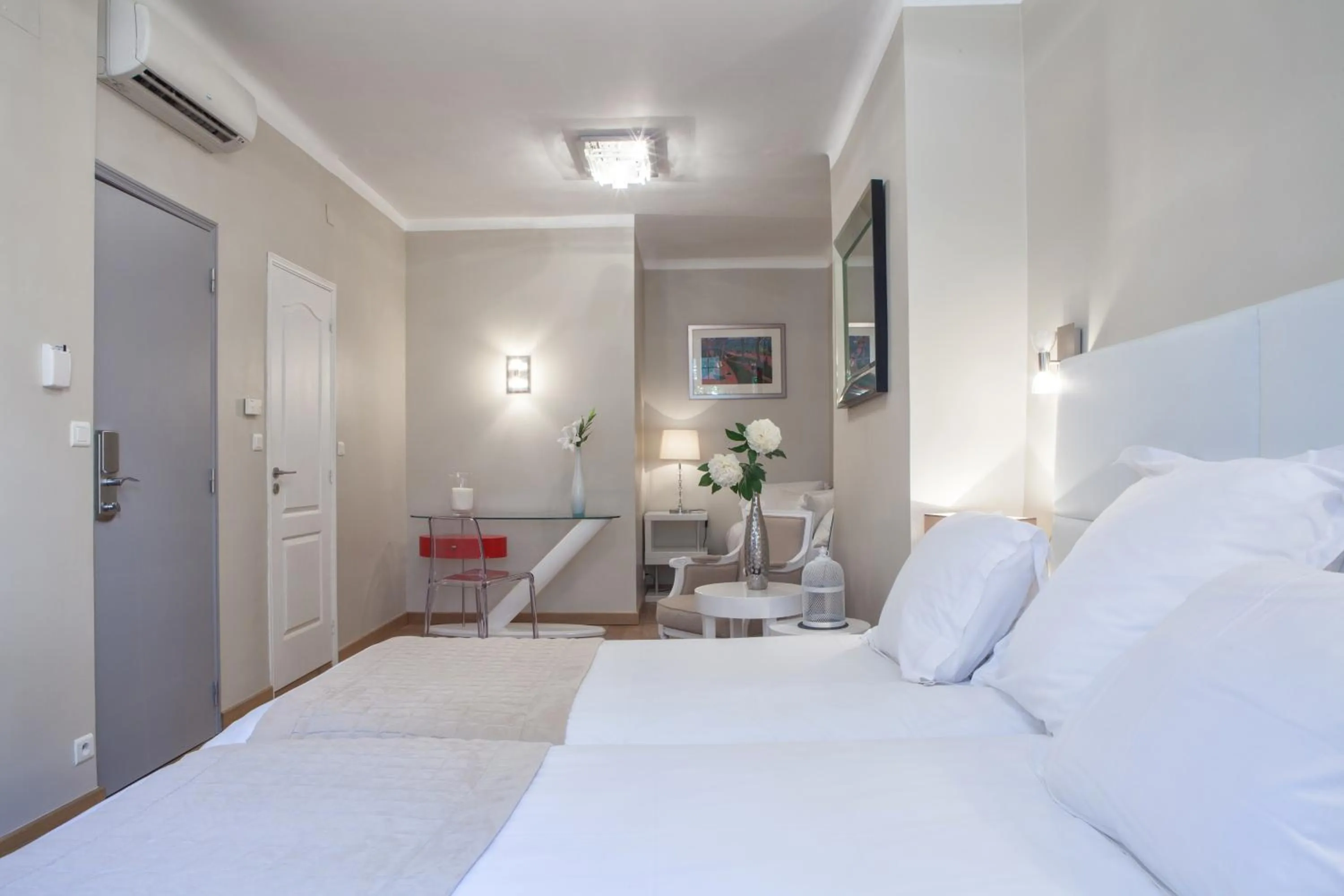 Bed in Hôtel de France