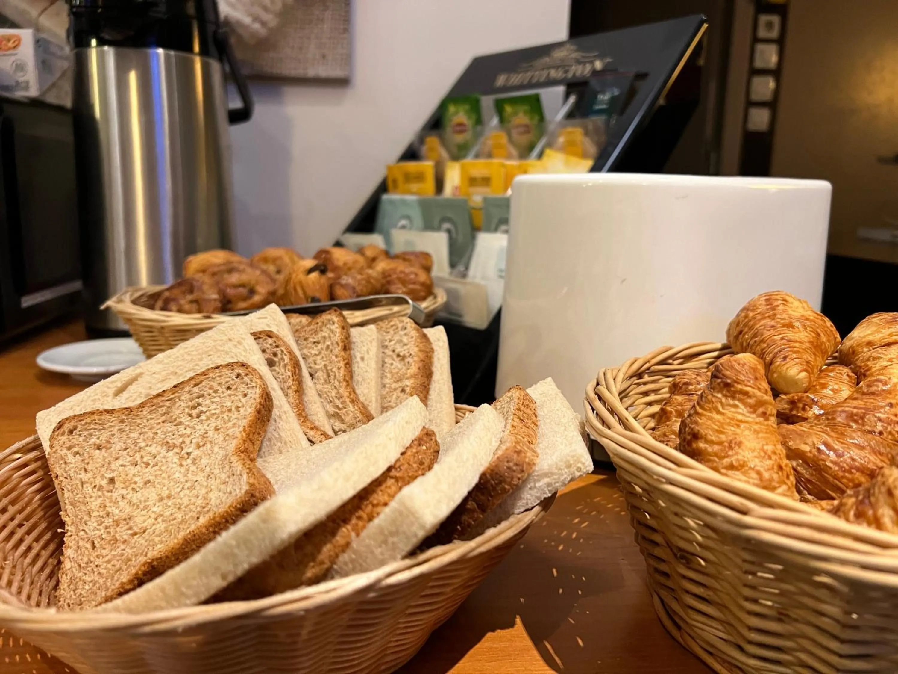 Food and drinks in Hôtel Belle Fontainebleau