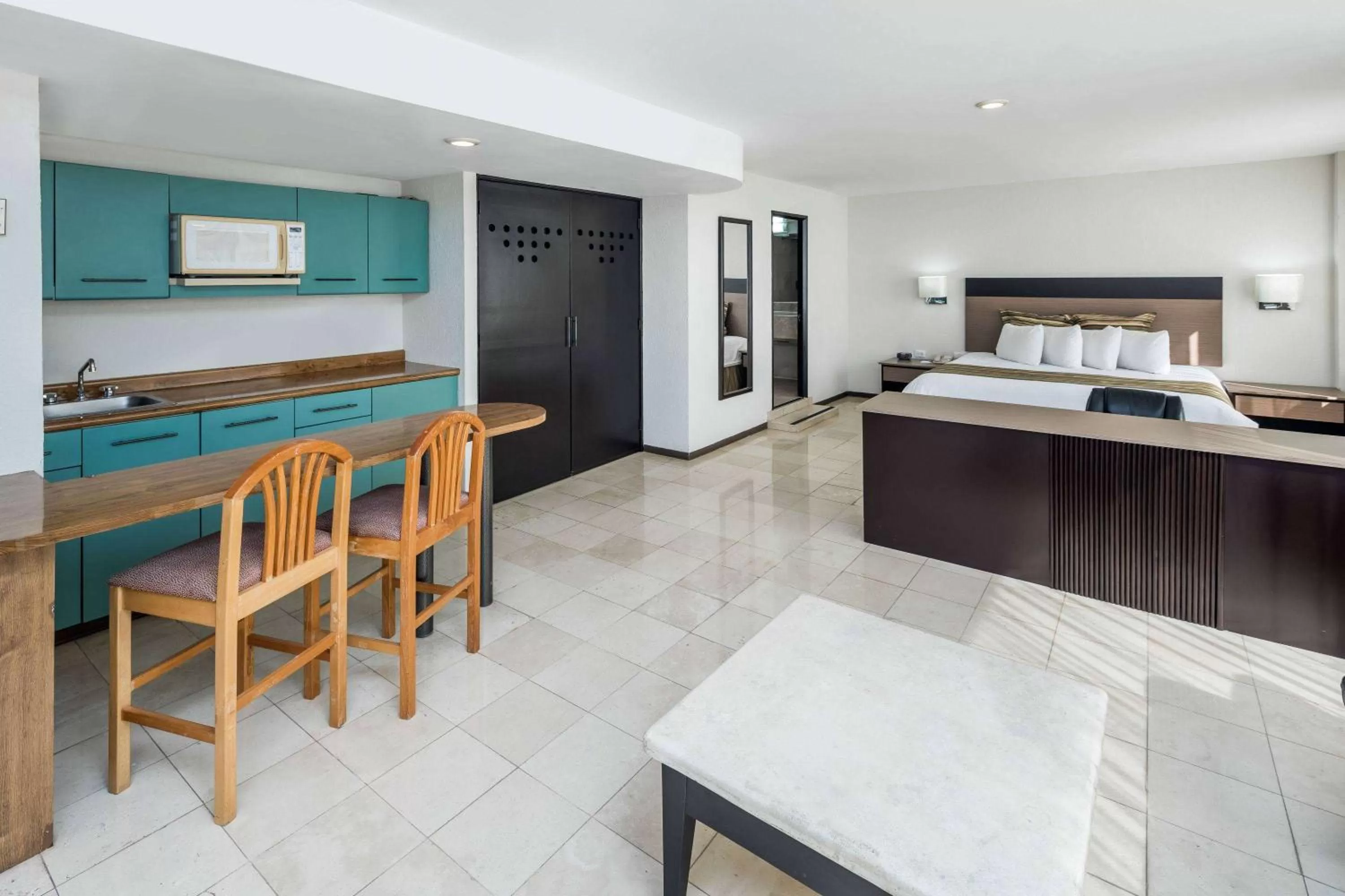 Photo of the whole room in Ramada Hola Culiacan