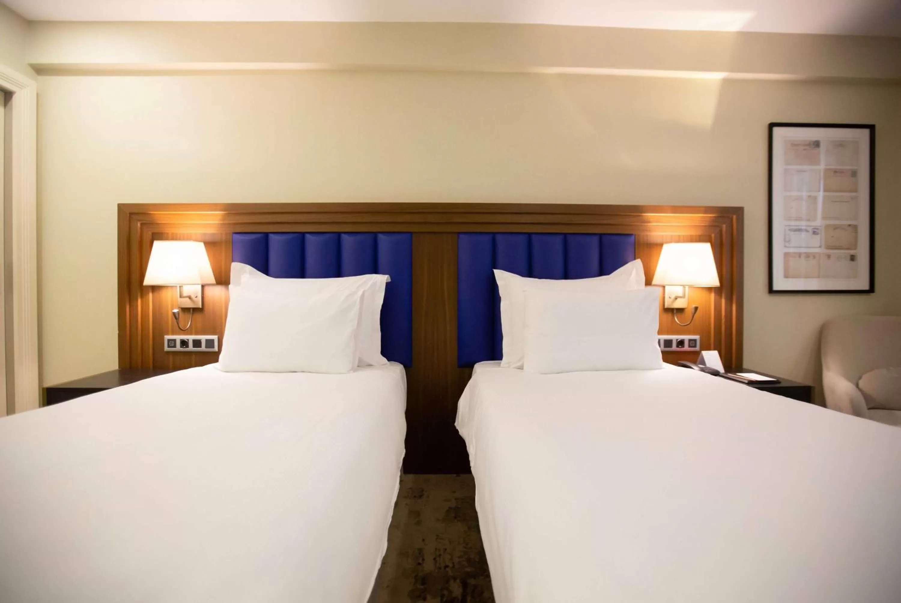 Photo of the whole room, Bed in Ramada Plaza Sultanahmet