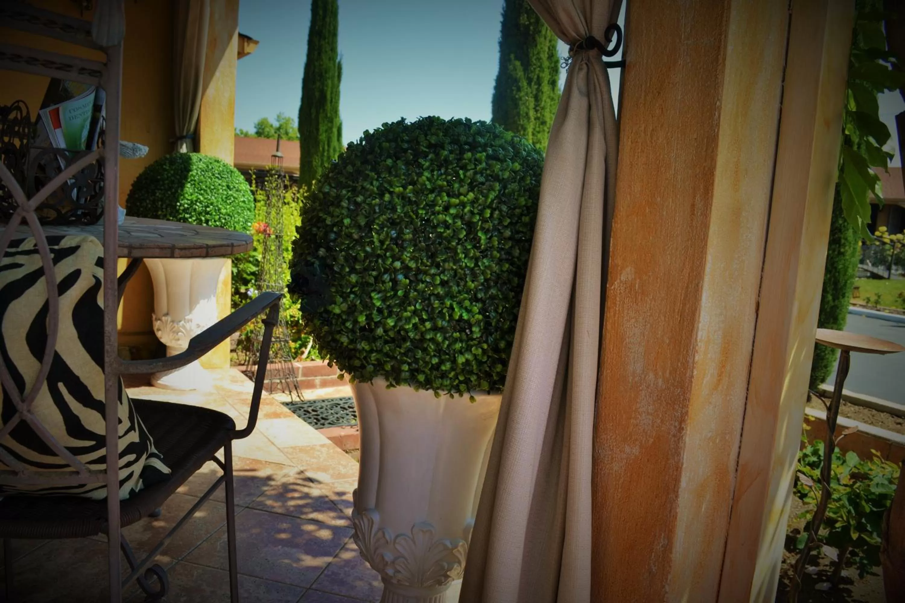 Day in Chardonnay Lodge