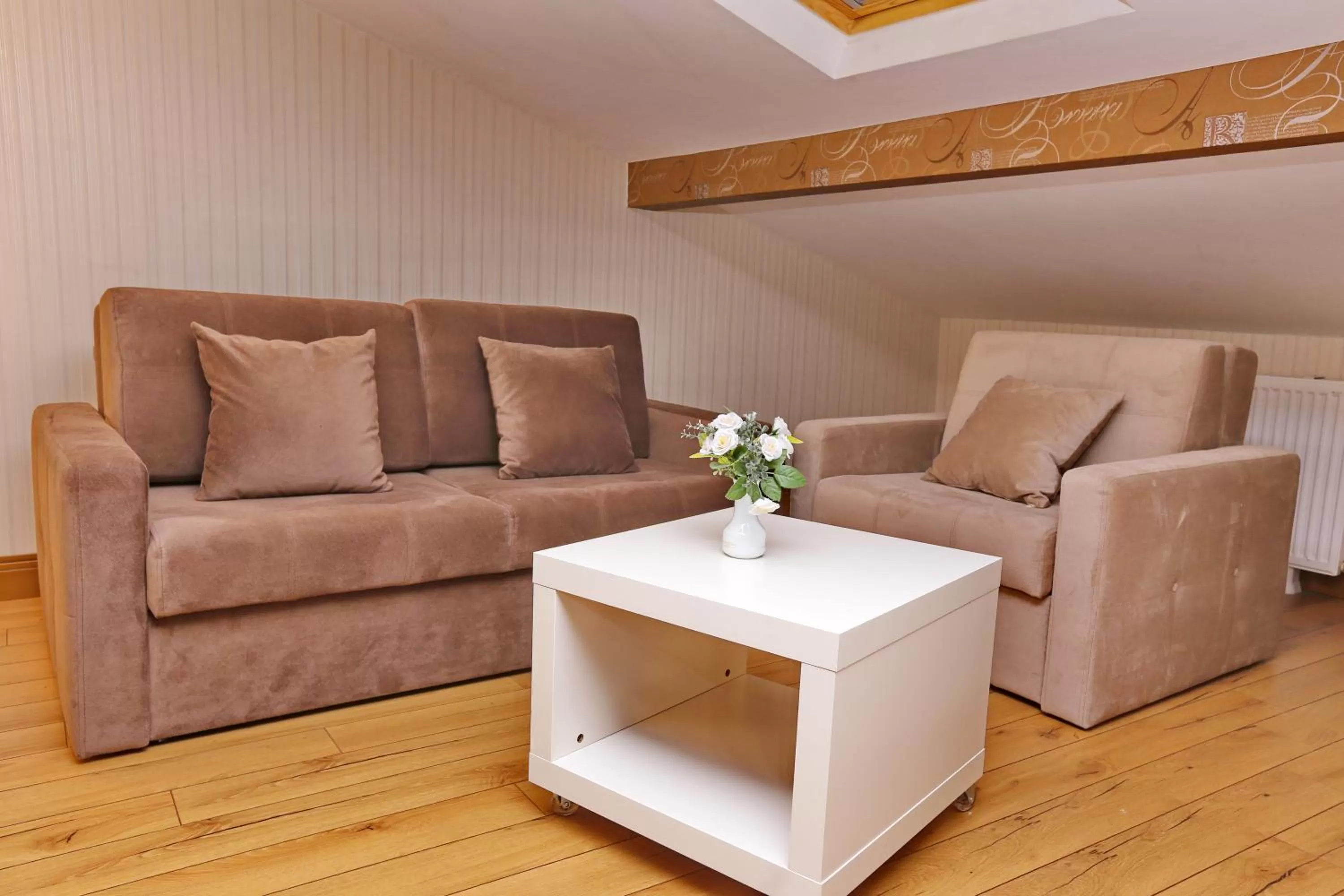 Decorative detail in Diamond Royal Hotel