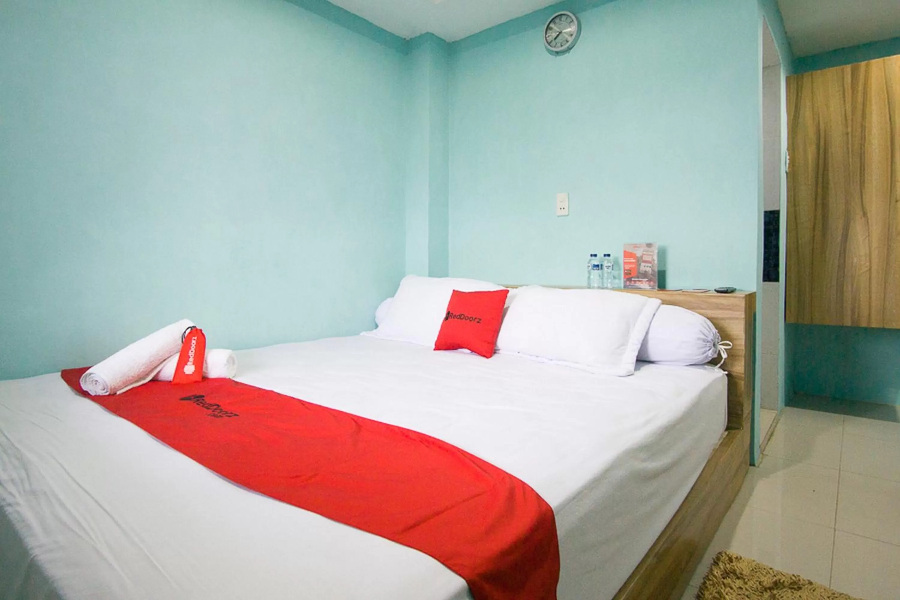 Bed in RedDoorz near Mikie Holiday Funland Berastagi