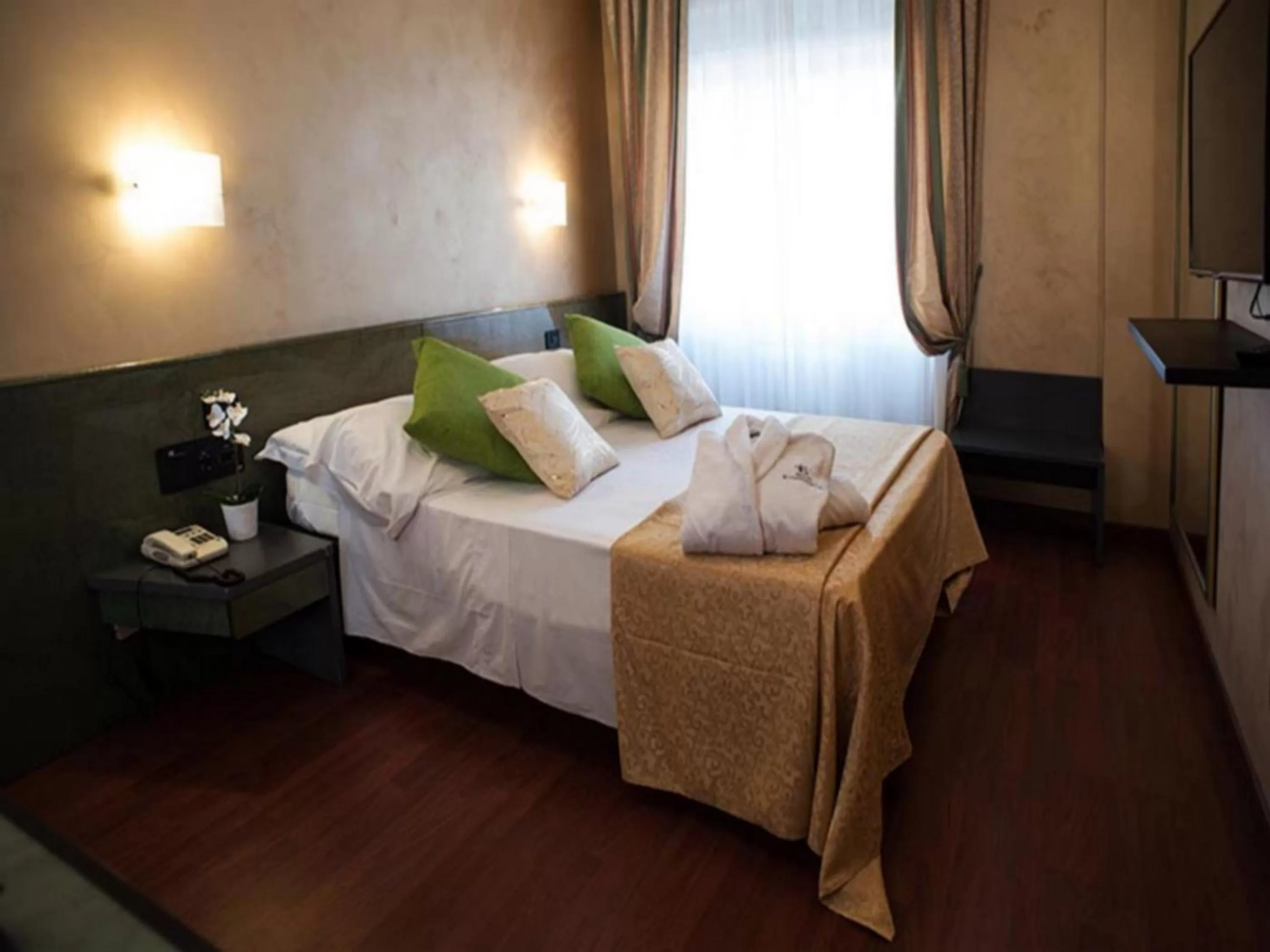 Photo of the whole room, Bed in Hotel il Castelletto