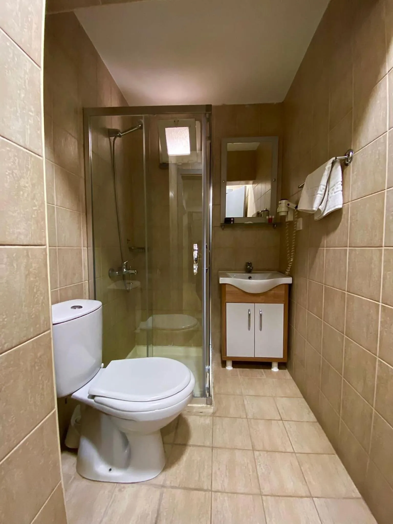 Shower in Kafkas Hotel Istanbul