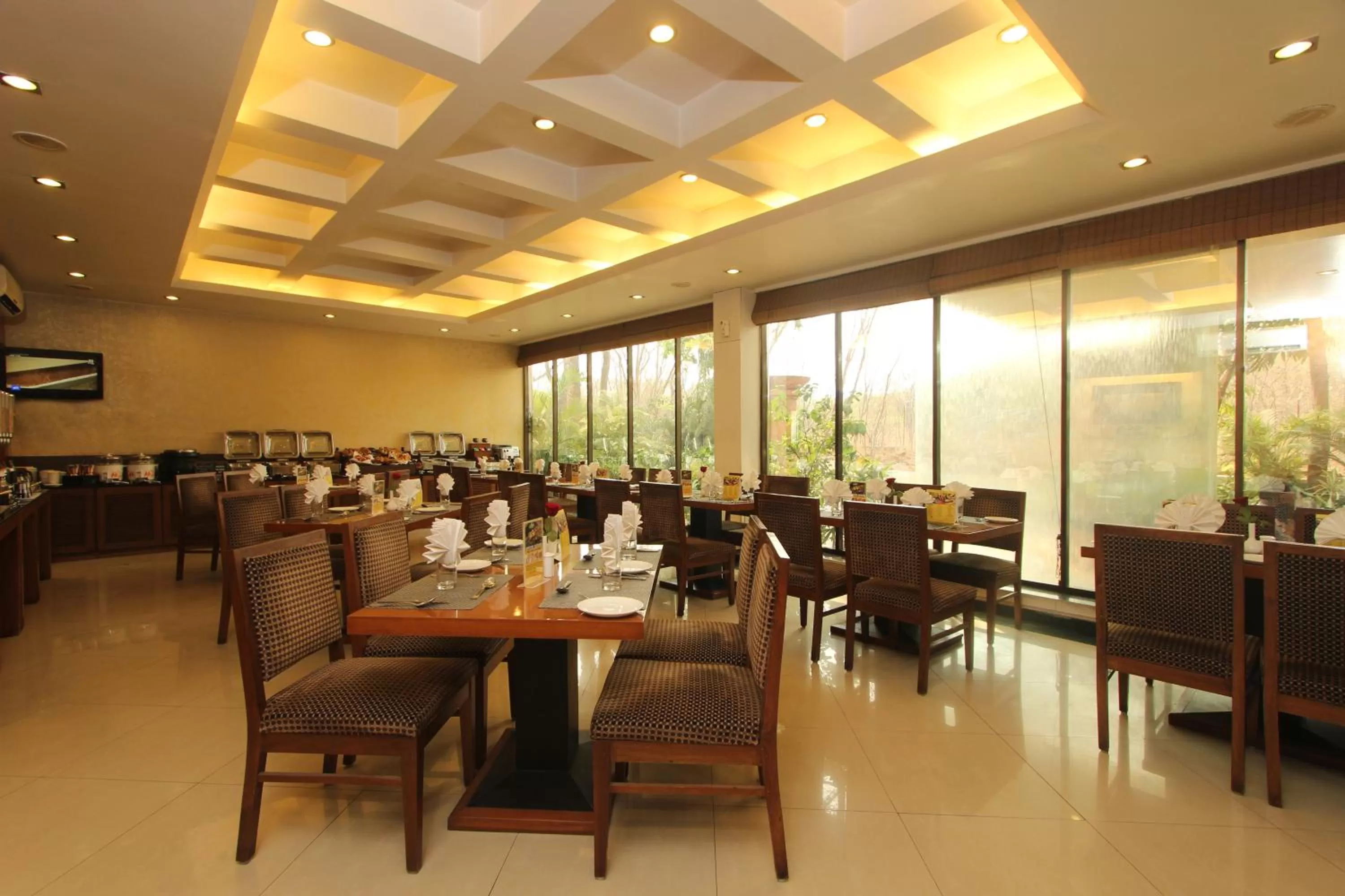 Restaurant/places to eat in Hotel Phoenix Koregaon Park