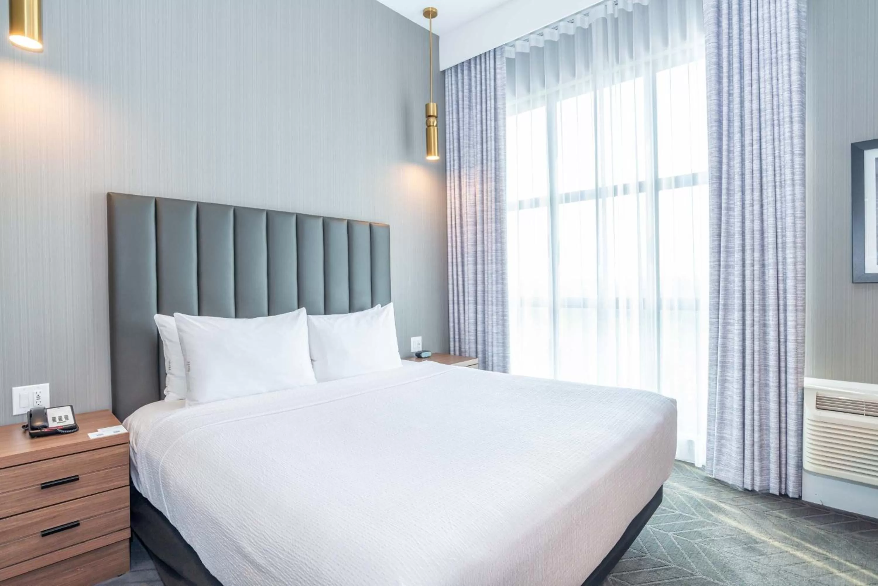 Photo of the whole room, Bed in Sandman Signature Sherwood Park Hotel