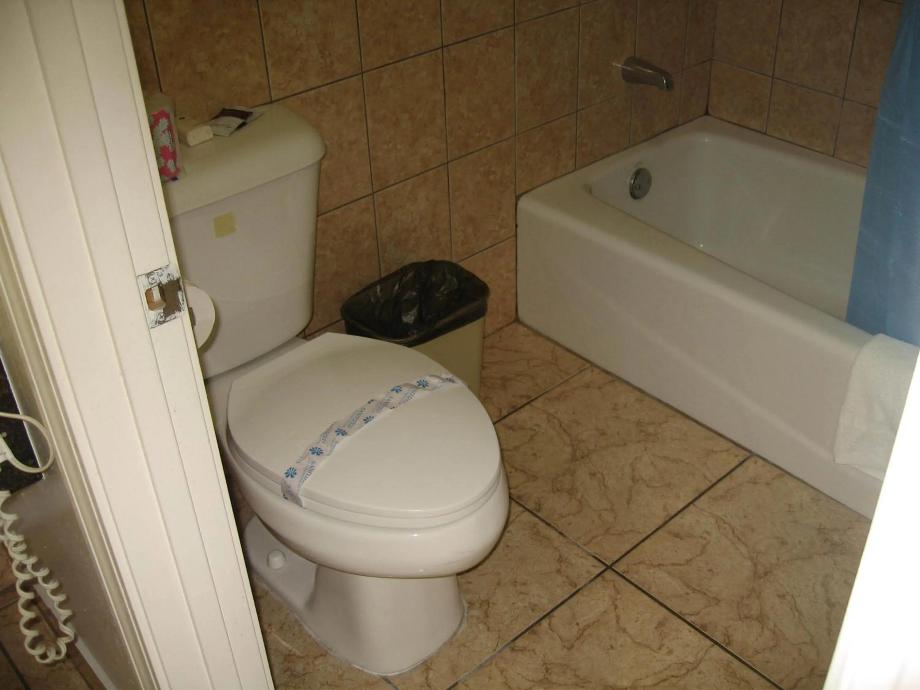 Bathroom in Tower Motel Long Beach