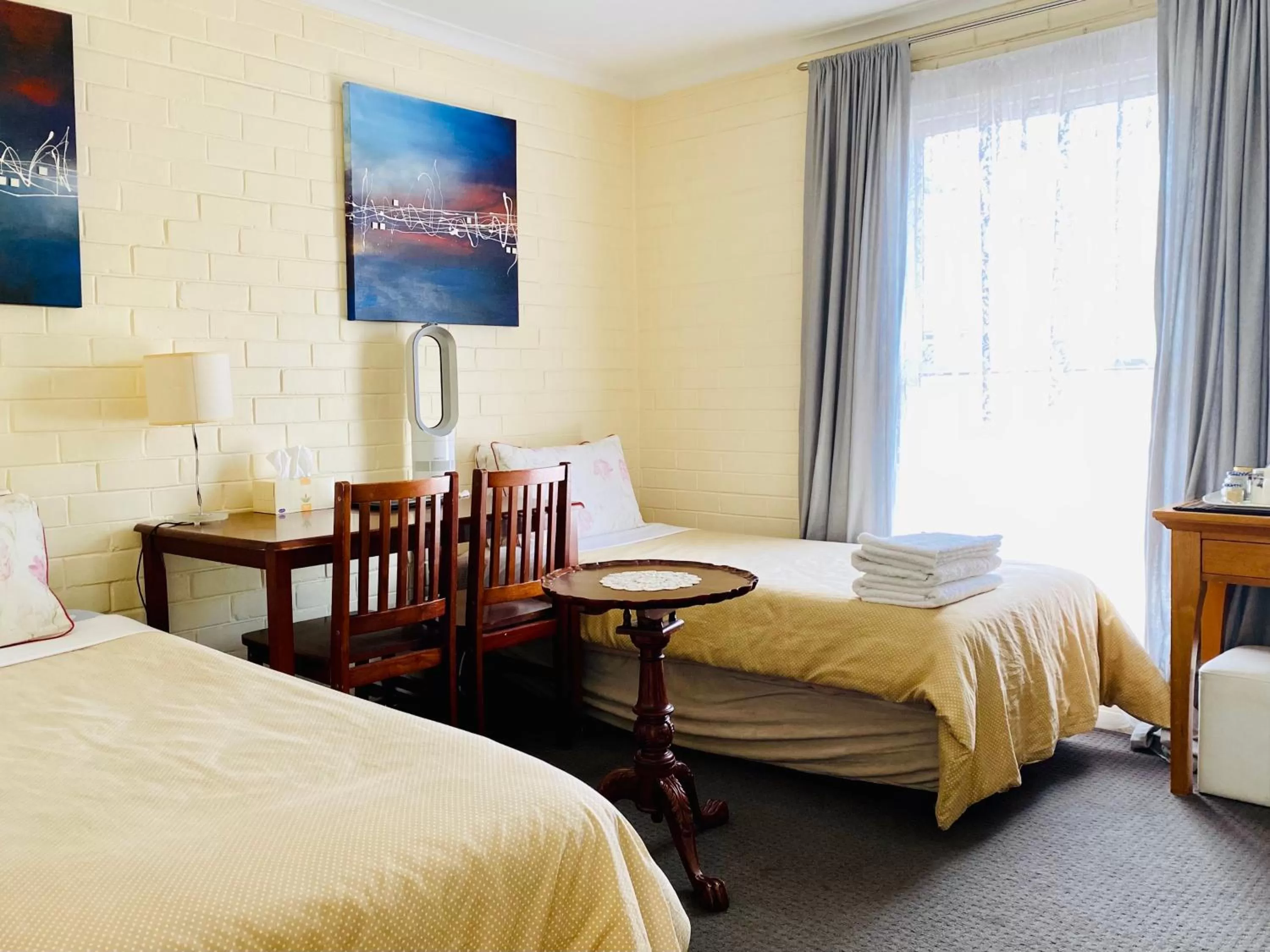 Bed in The Mews Motel