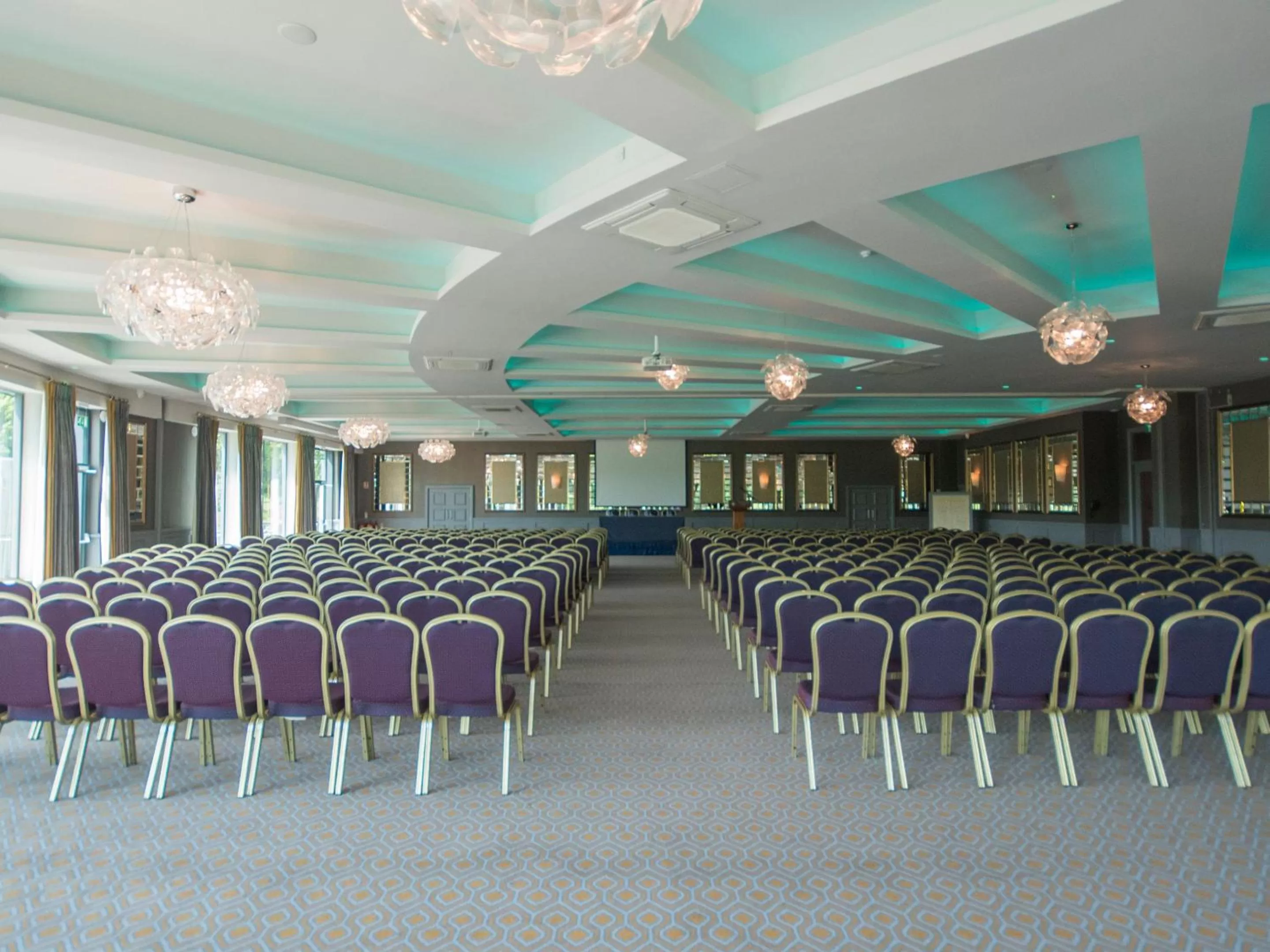 Meeting/conference room in Riverside Park Hotel