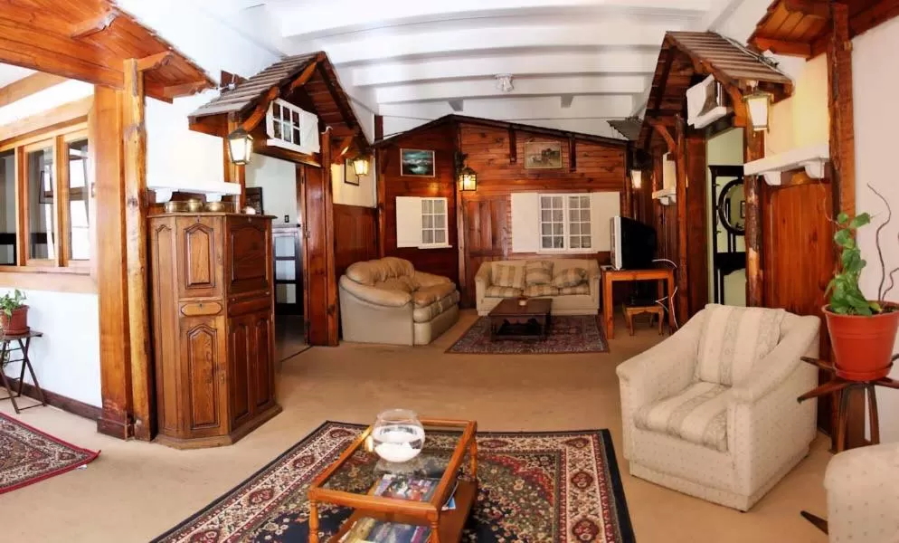 Seating Area in Hotel Chalet Suizo