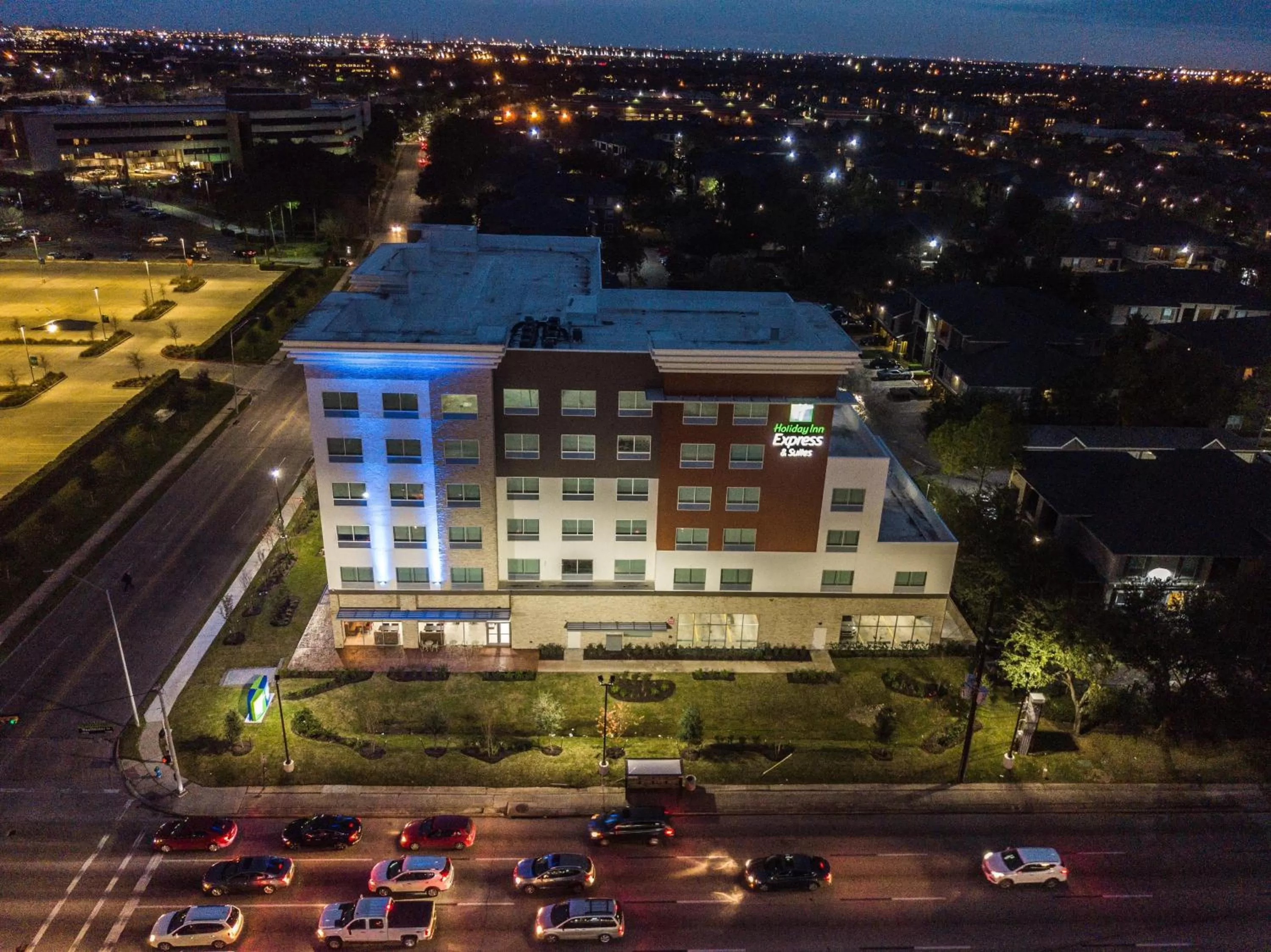 Property building in Holiday Inn Express & Suites - Houston Westchase - Westheimer by IHG