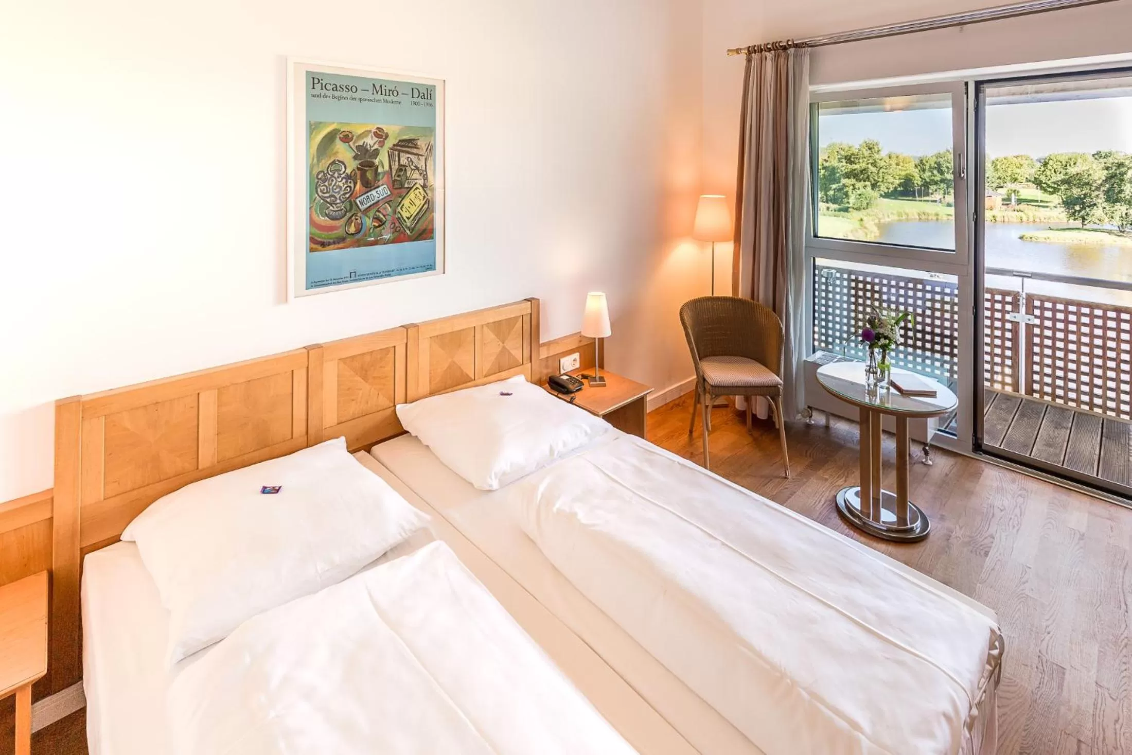Bed in Golfhotel & Restaurant Lindenhof