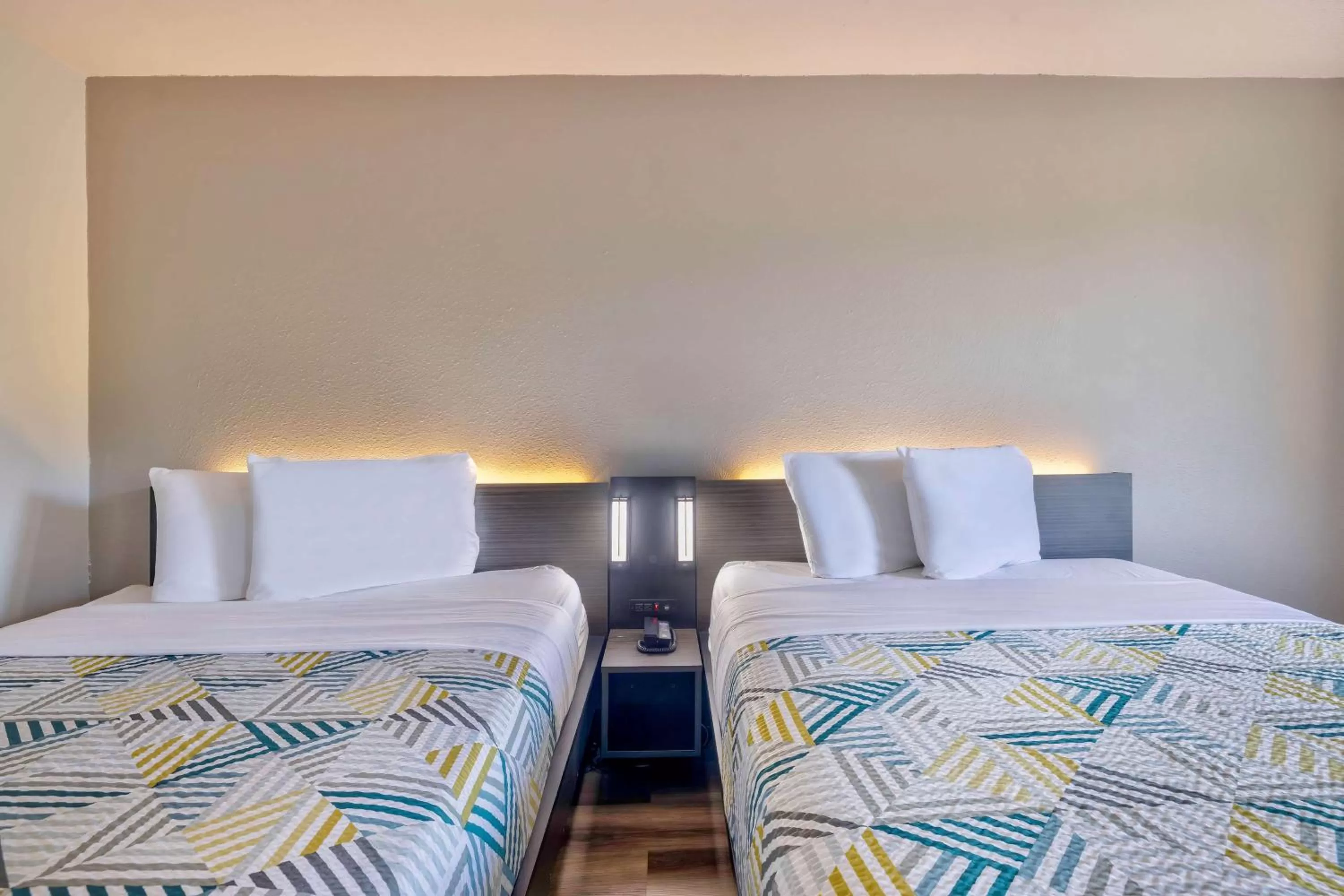 Bedroom, Bed in Motel 6-Hammond, IN - Chicago Area