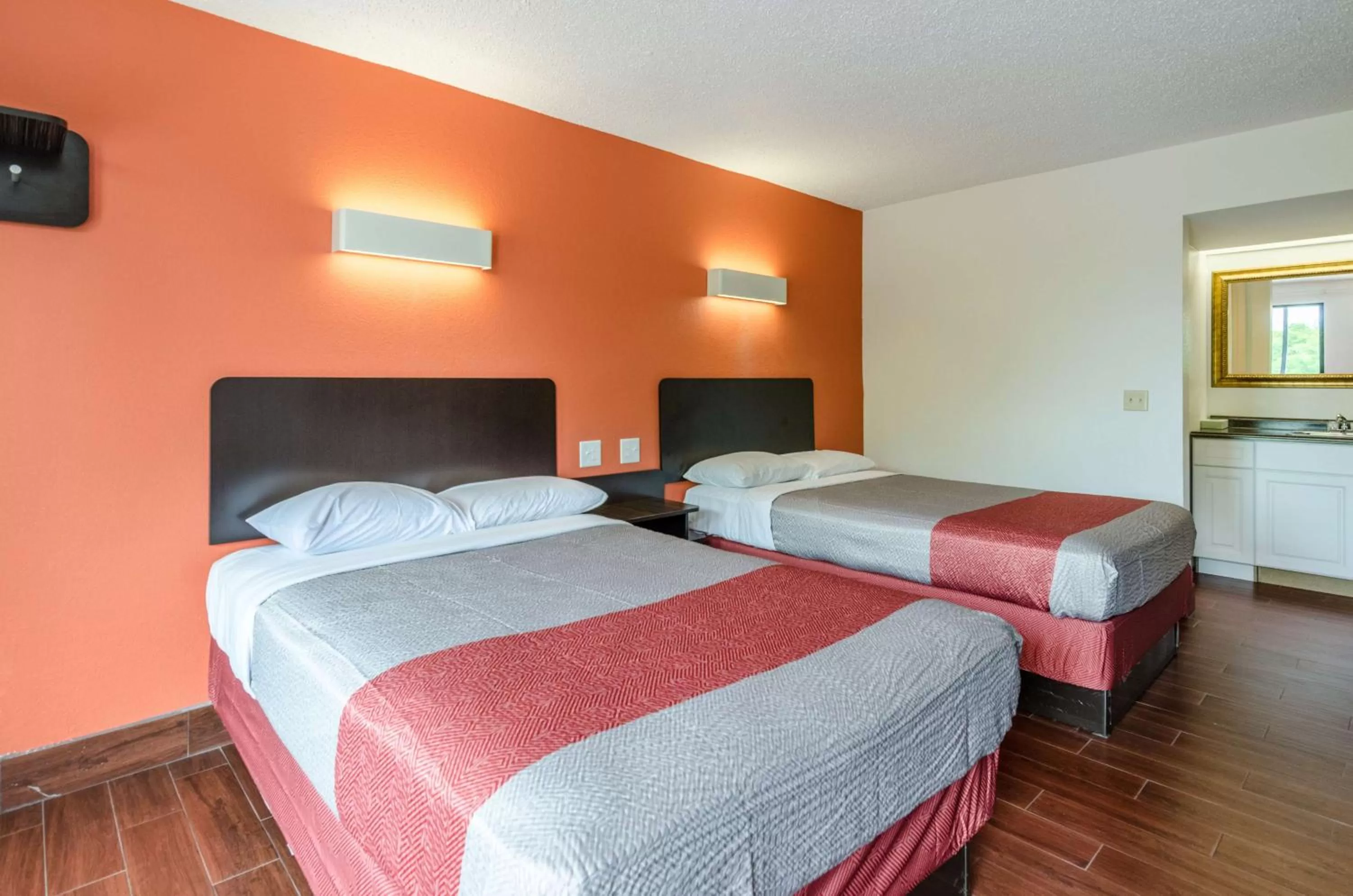 Photo of the whole room, Bed in Motel 6-Lexington, VA