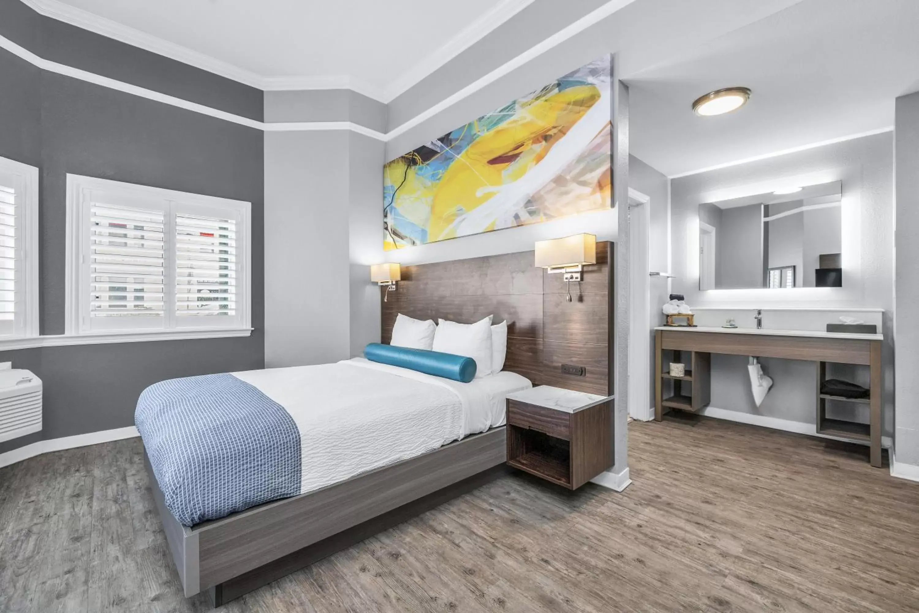 Queen Room - Disability Access in Inn at Rockaway San Francisco Pacifica Queen Room - Disability Access in Inn at Rockaway San Francisco Pacifica