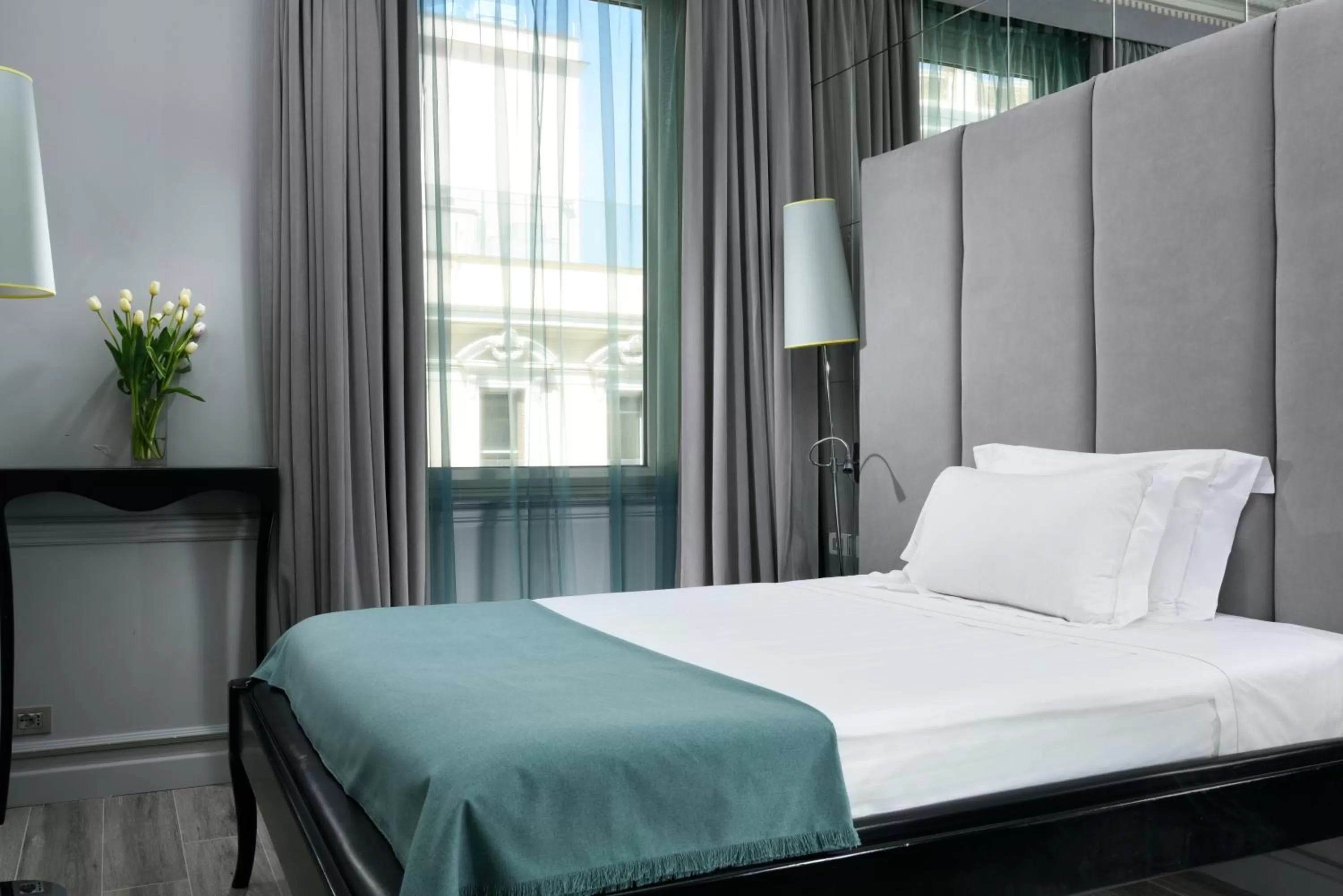 Bedroom, Bed in Leon's Place Hotel In Rome