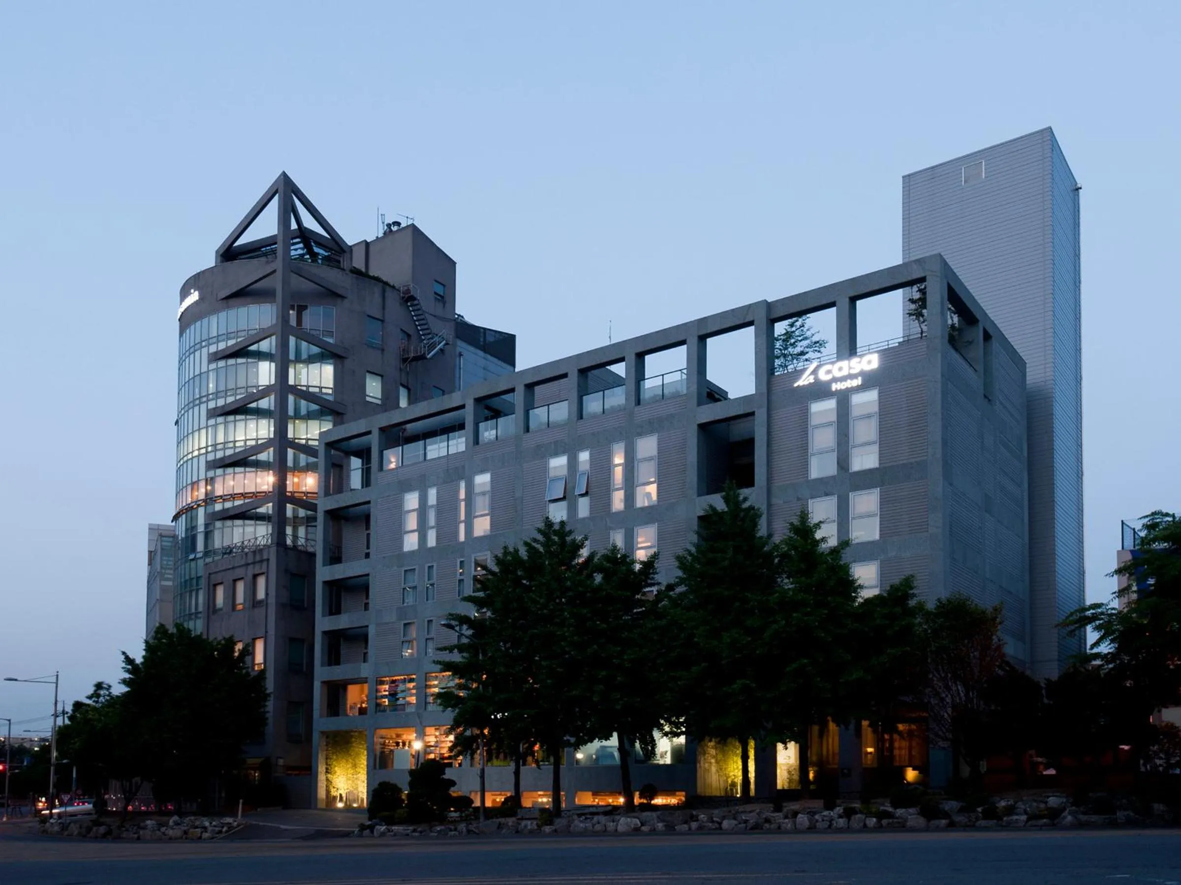 Facade/entrance in La Casa Hotel Seoul