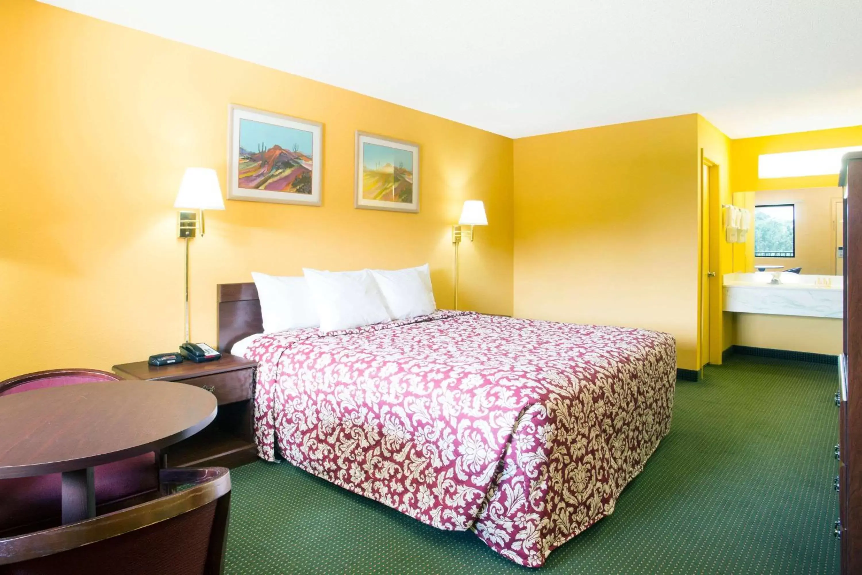 King Room - Non-Smoking in Days Inn by Wyndham Camilla King Room - Non-Smoking in Days Inn by Wyndham Camilla