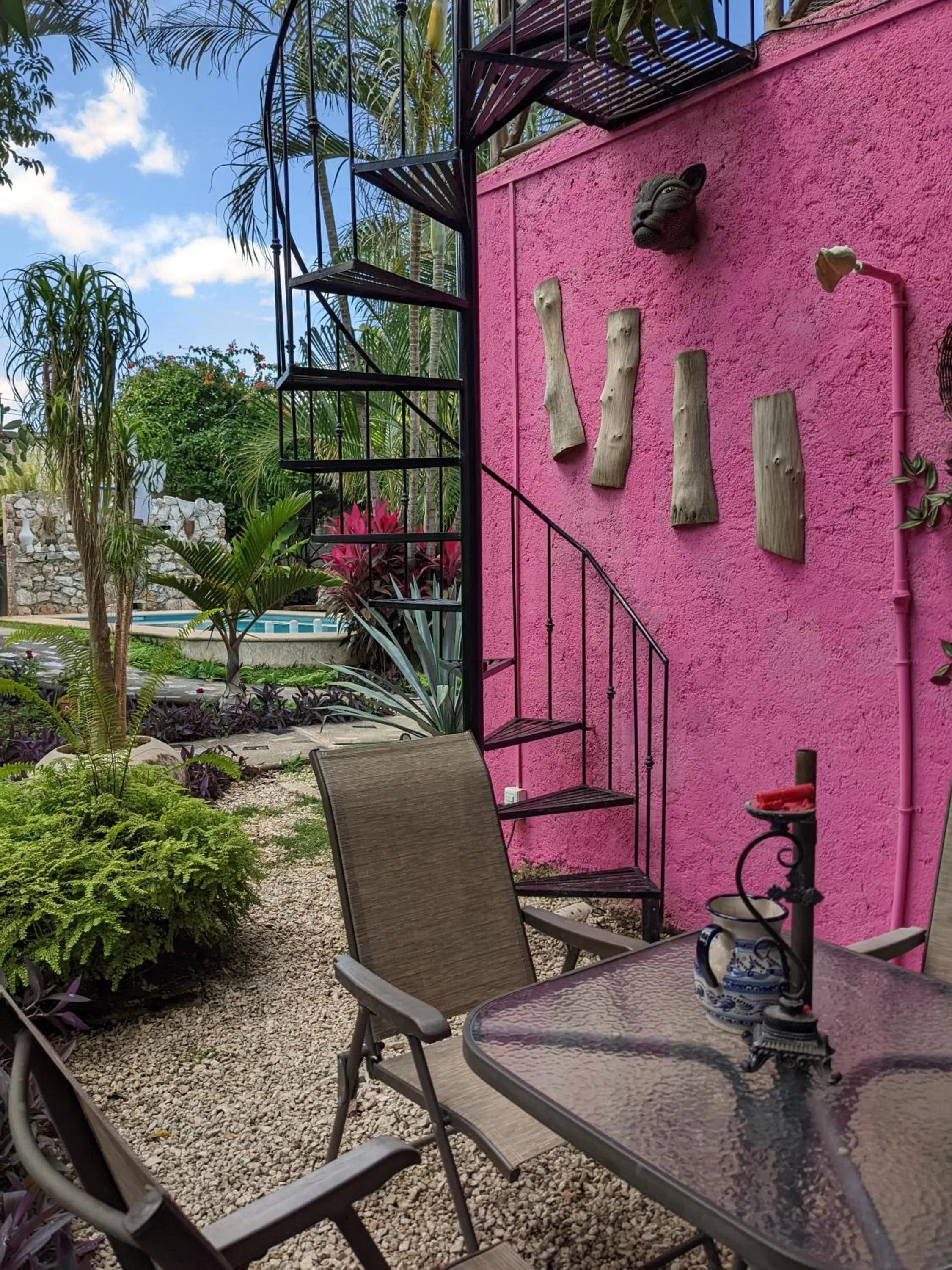 Restaurant/places to eat in Casa Aluxes Hotel