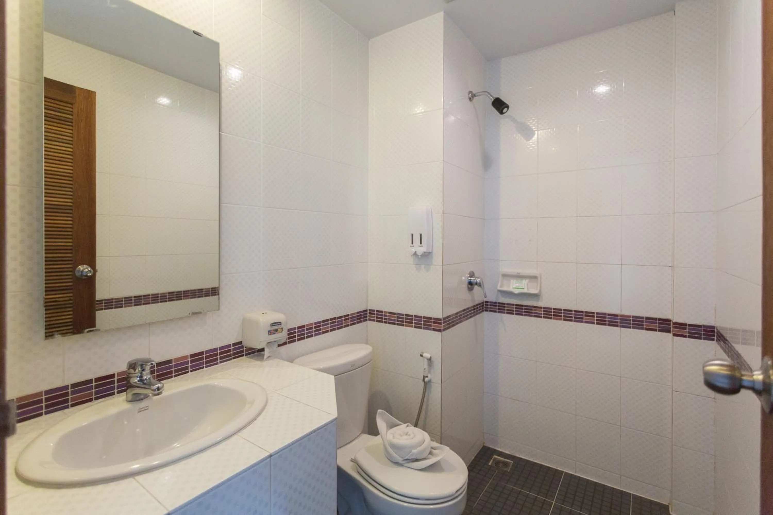 Bathroom in Riverside Hotel