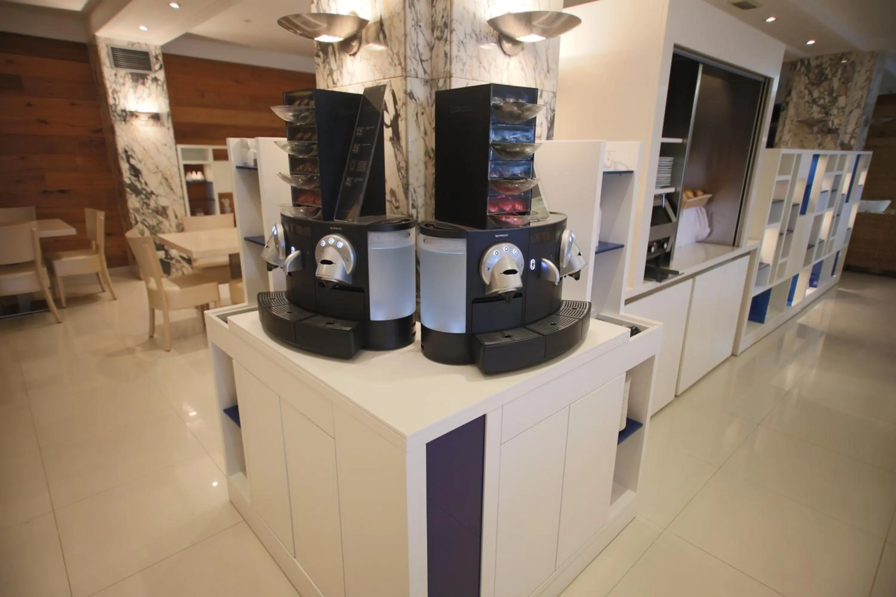 Restaurant/places to eat in Canyelles Platja