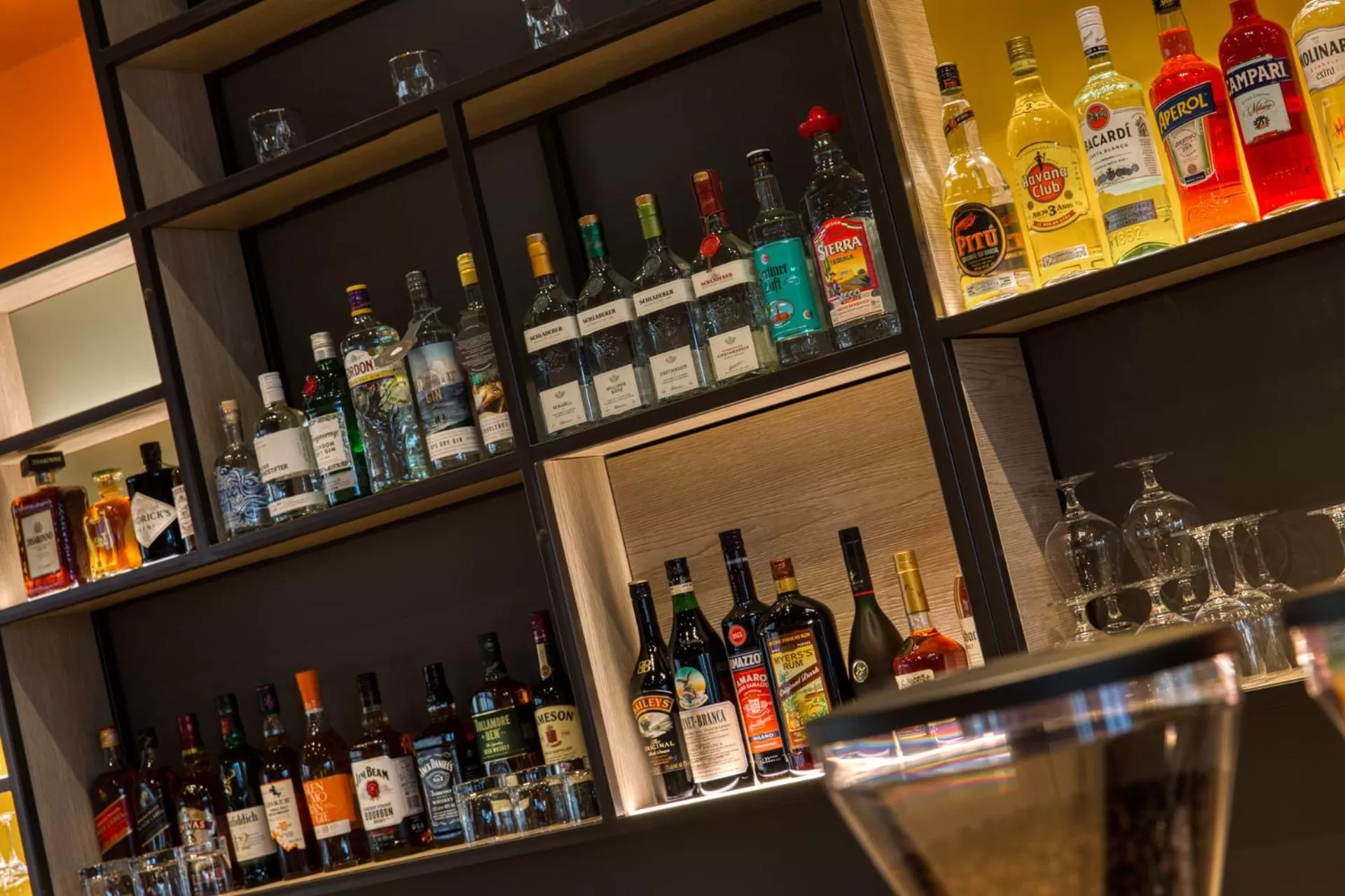 Lounge or bar in IntercityHotel Berlin Airport BER Terminal 1 & 2