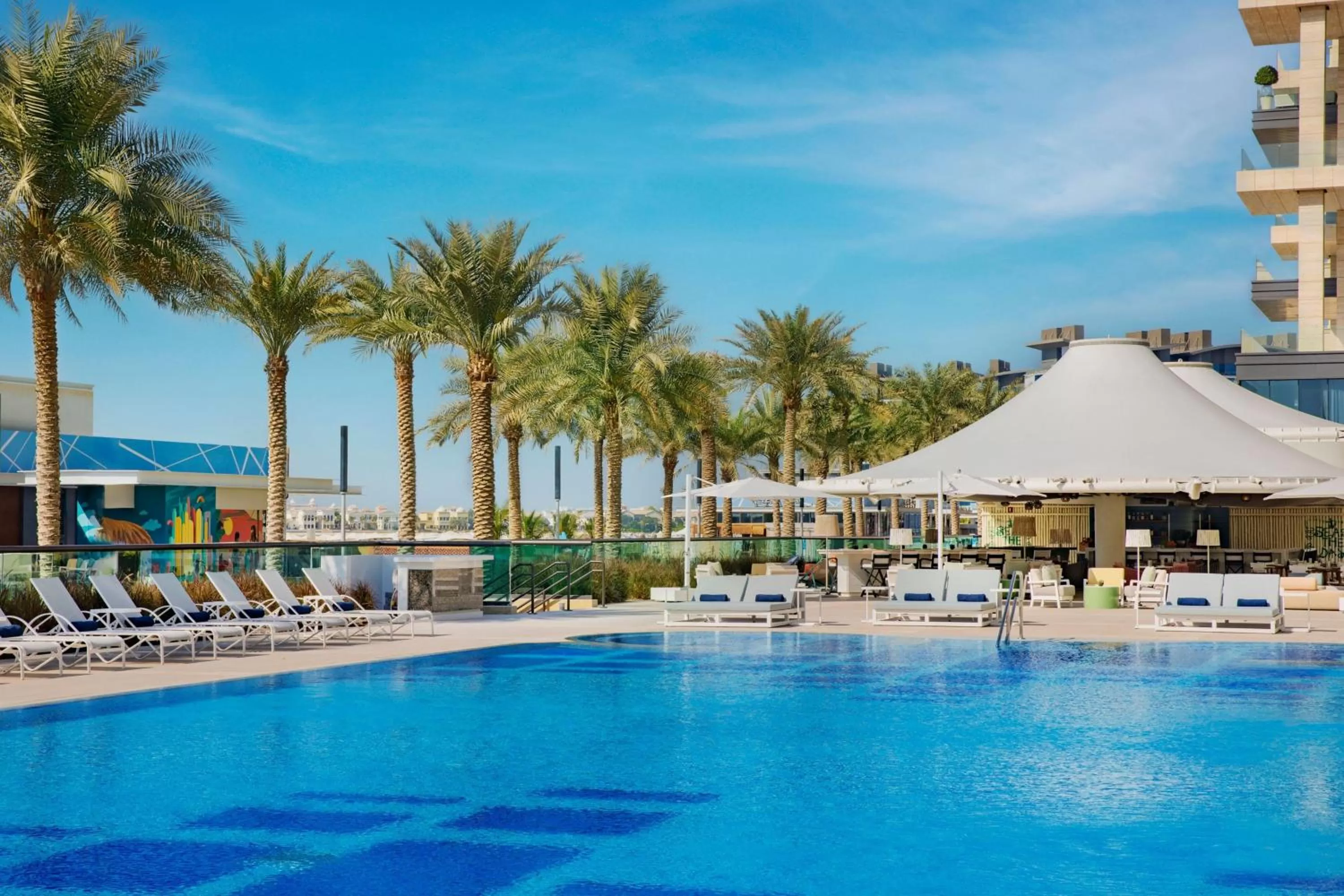 Swimming pool in Marriott Resort Palm Jumeirah, Dubai