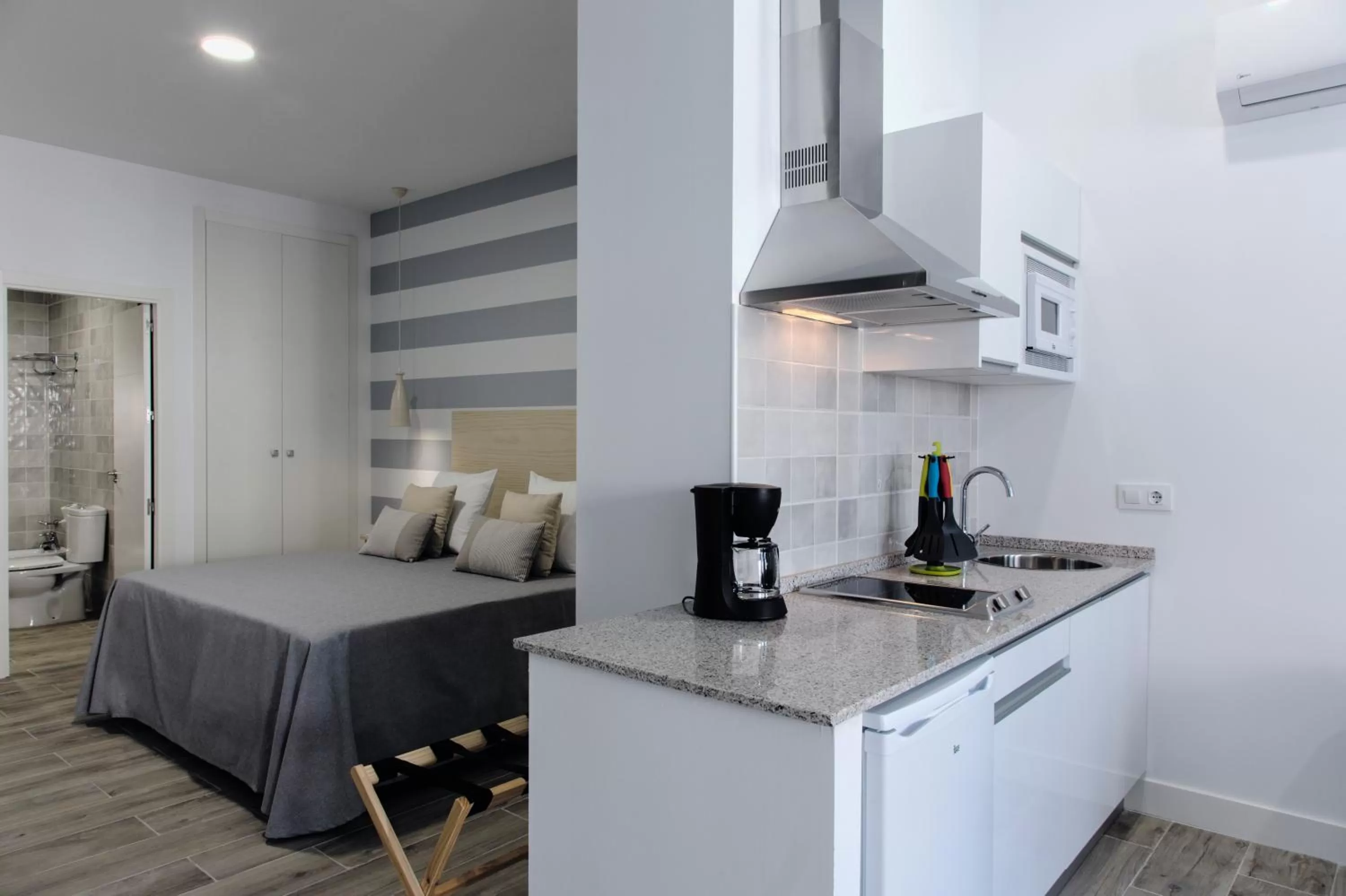 Kitchen or kitchenette in Hotel Apartamentos MPD