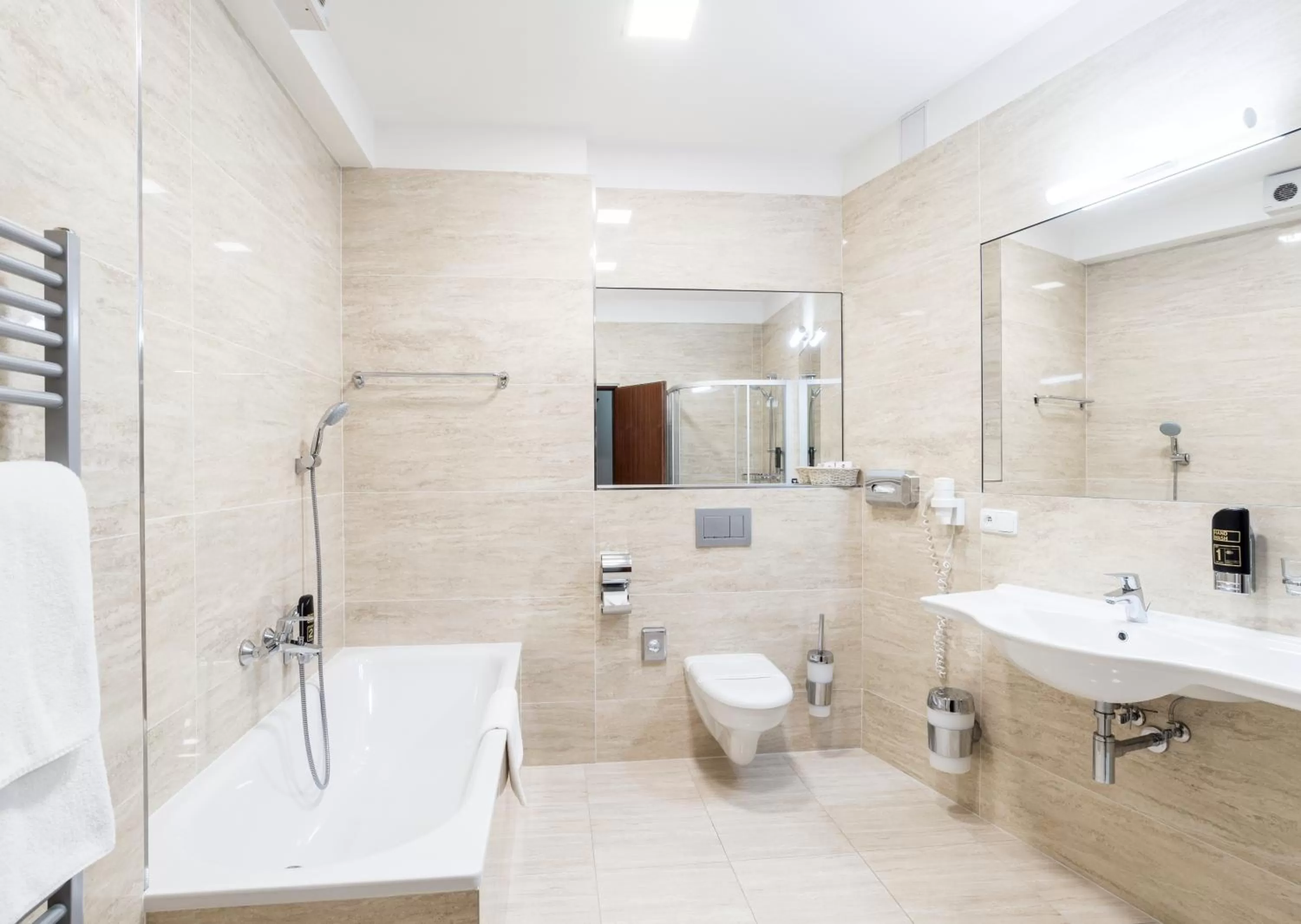 Bathroom in Hotel Meteor Plaza Prague