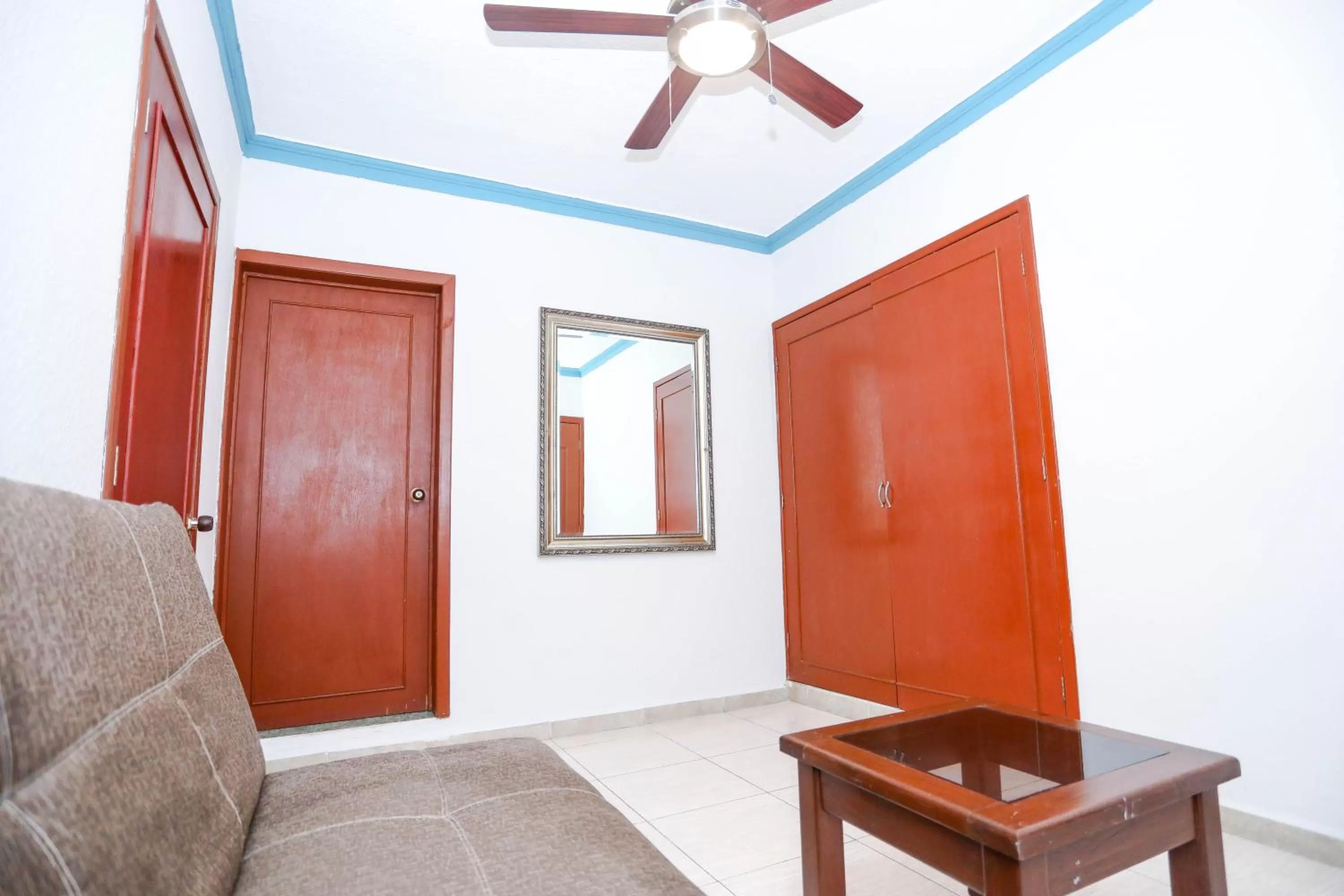 wardrobe in Hotel Avenida Cancun