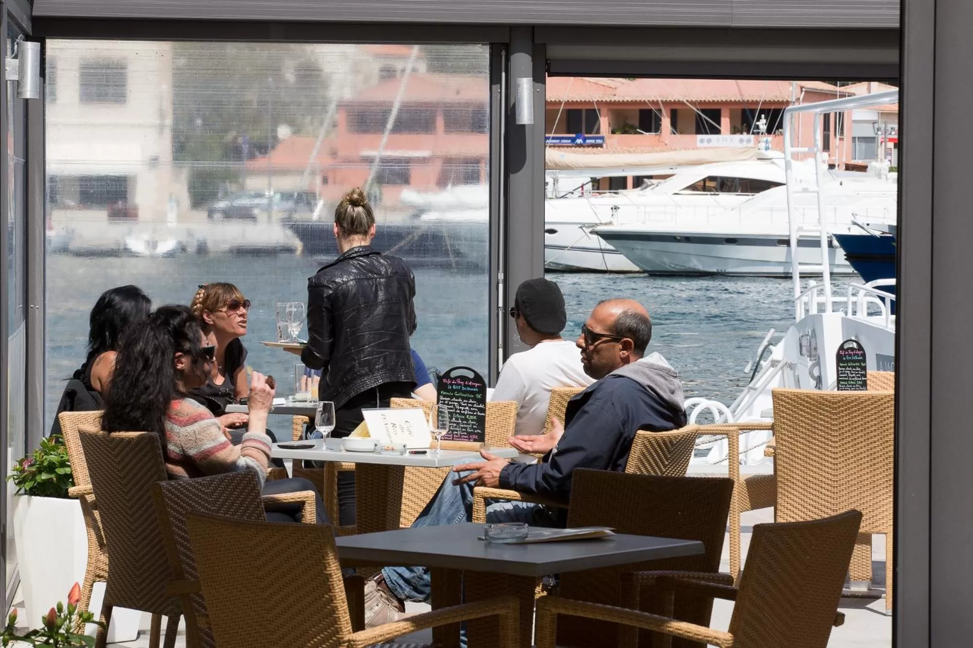 Restaurant/places to eat in Best Western Hotel du Roy d'Aragon