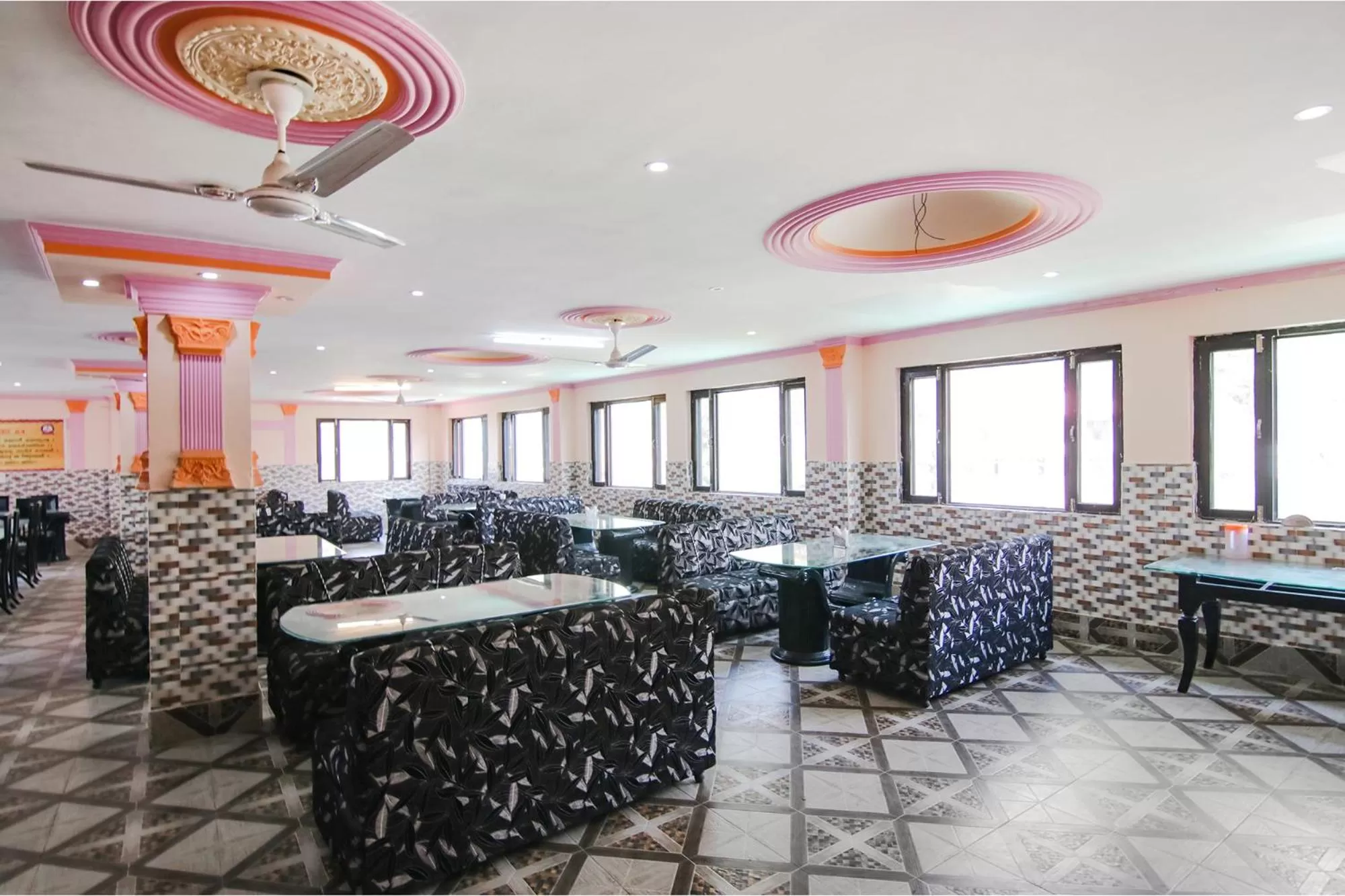 Restaurant/Places to Eat in FabHotel Prime Wonder World Resort