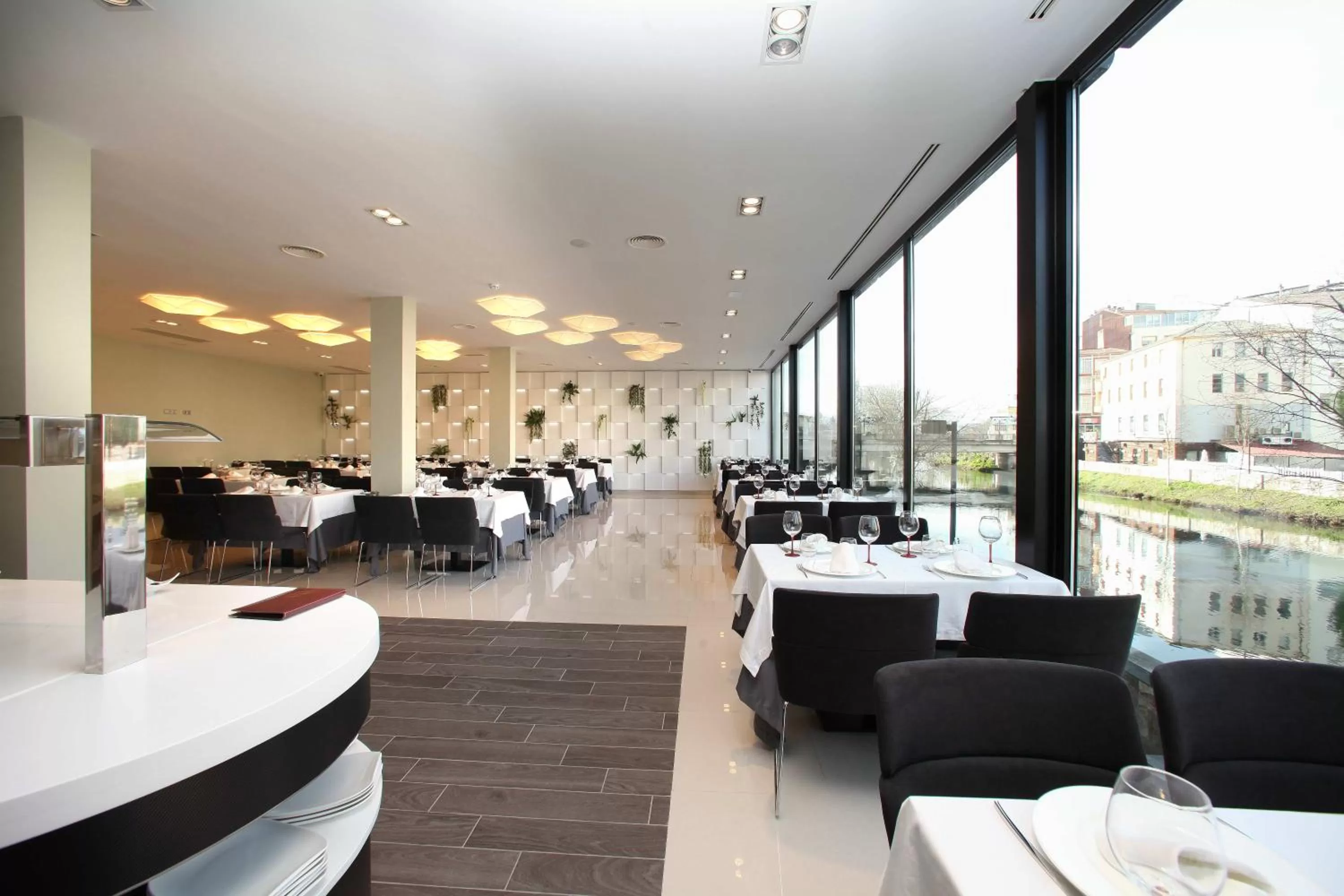 Restaurant/places to eat in Hotel Cardenal