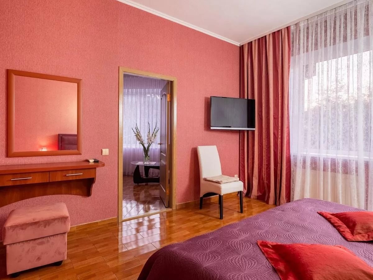 Photo of the whole room, Bed in Park Hotel