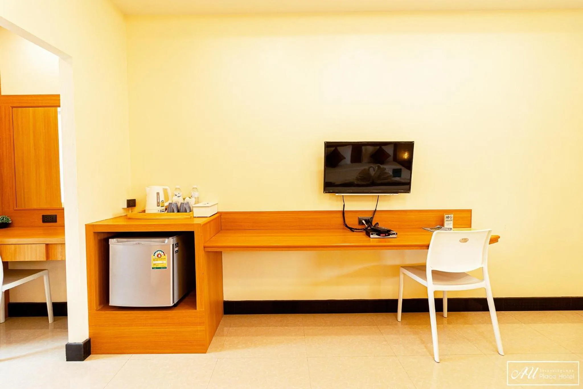 TV and multimedia in AU Place Hotel