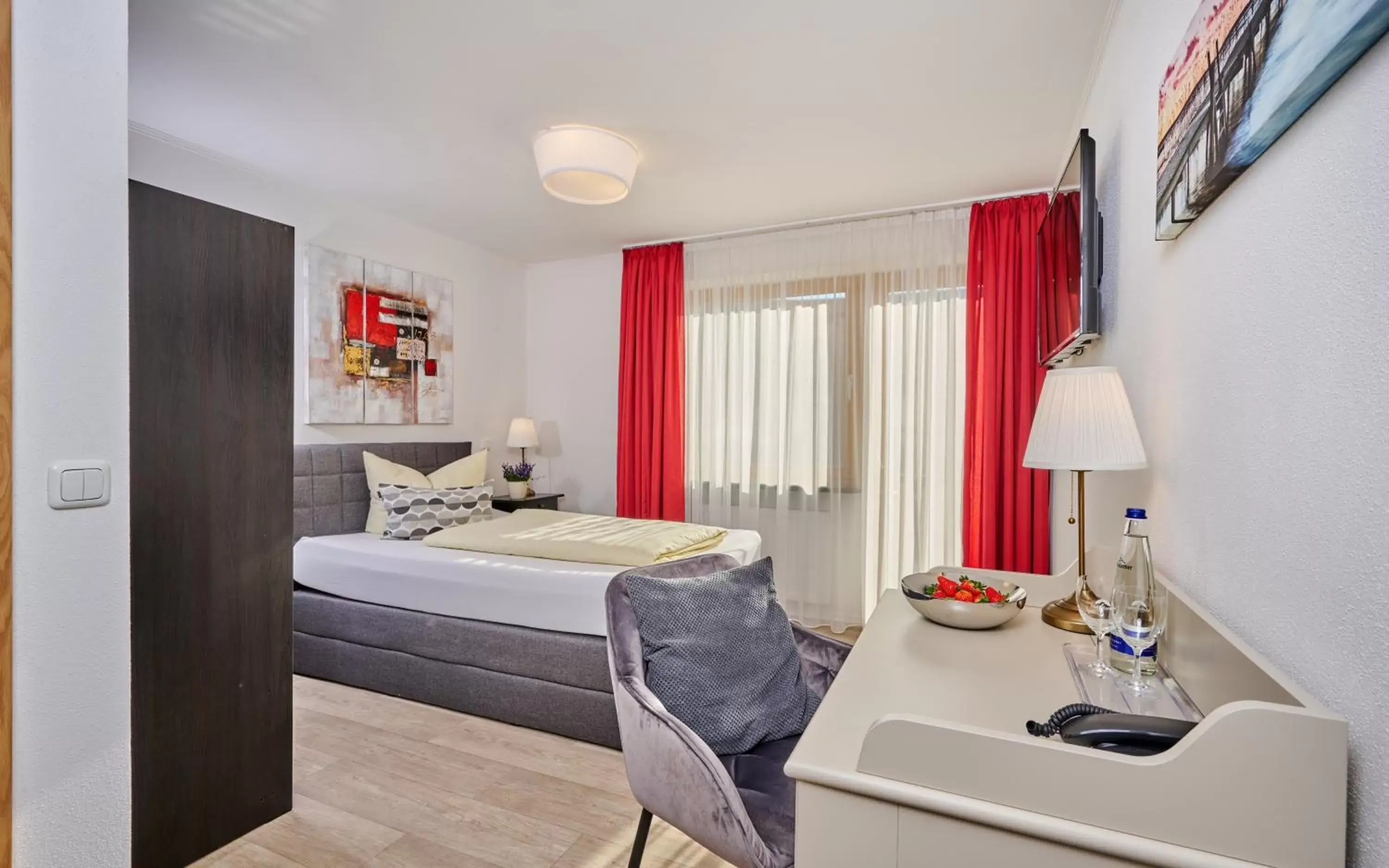 Comfort Single Room with Balcony in Hotel Restaurant Zum Goldenen Anker mit Hallenbad Comfort Single Room with Balcony in Hotel Restaurant Zum Goldenen Anker mit Hallenbad