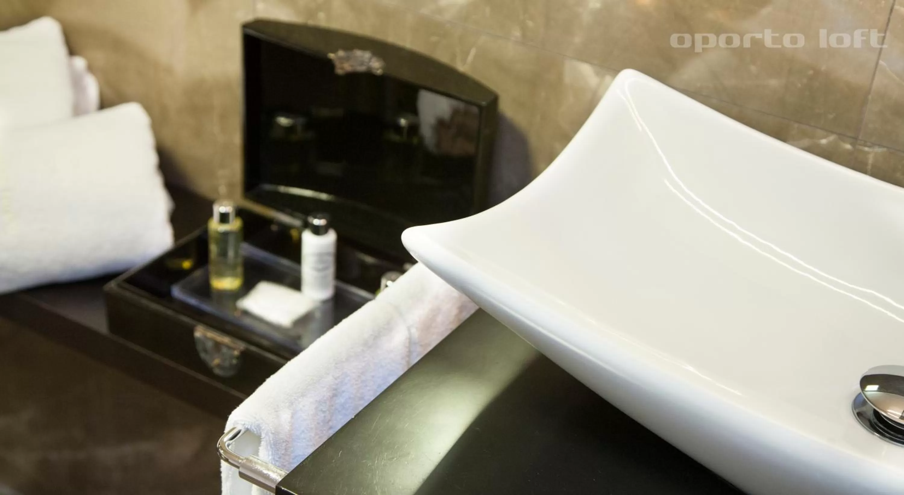 Bathroom in Oporto Loft