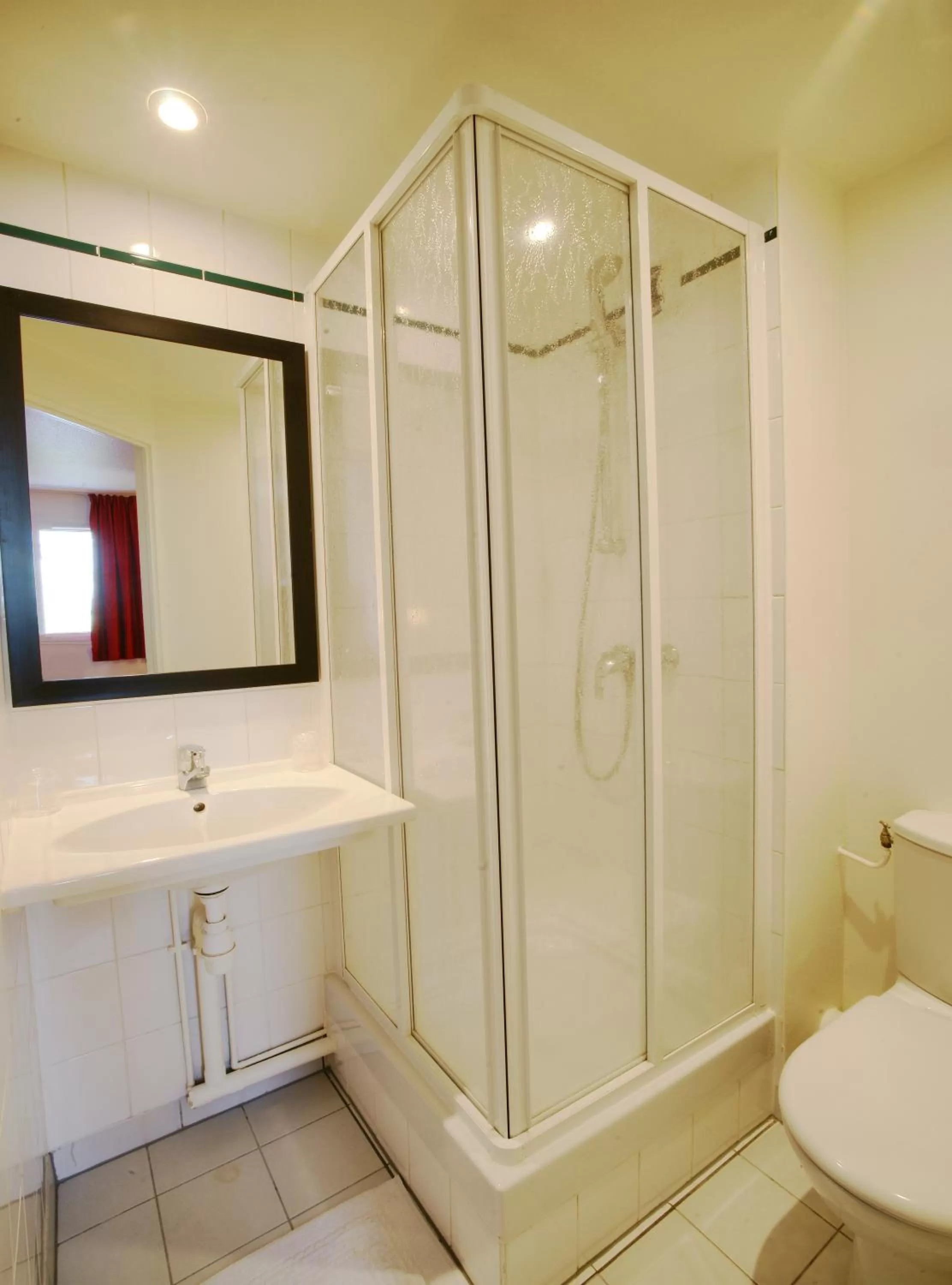 Shower in Première Classe Rosny Sous Bois