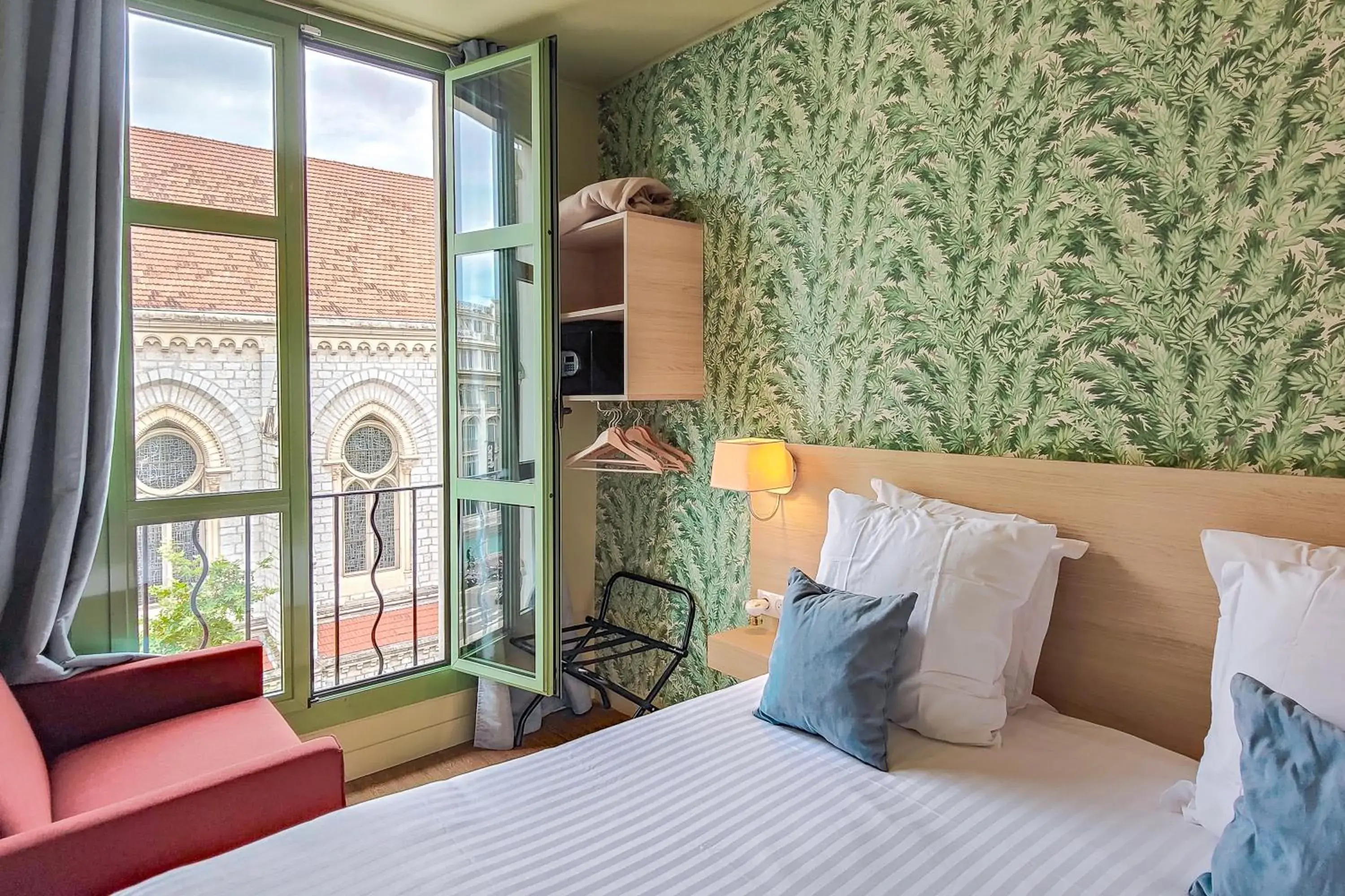 Superior Room with Noter Dame view in Hôtel Du Centre, un hôtel AMMI Superior Room with Noter Dame view in Hôtel Du Centre, un hôtel AMMI