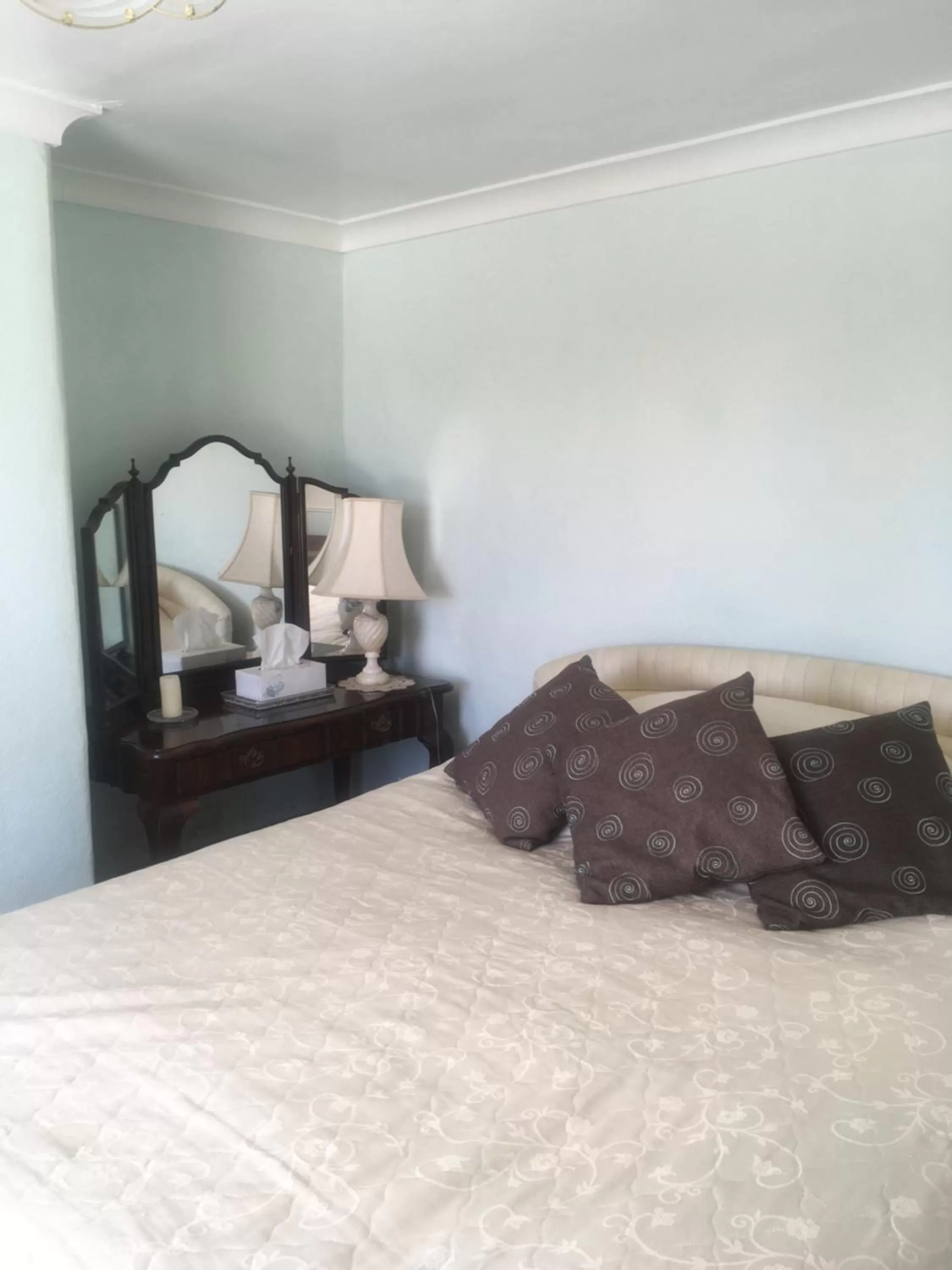 Other, Bed in West Wold Farm House B&B