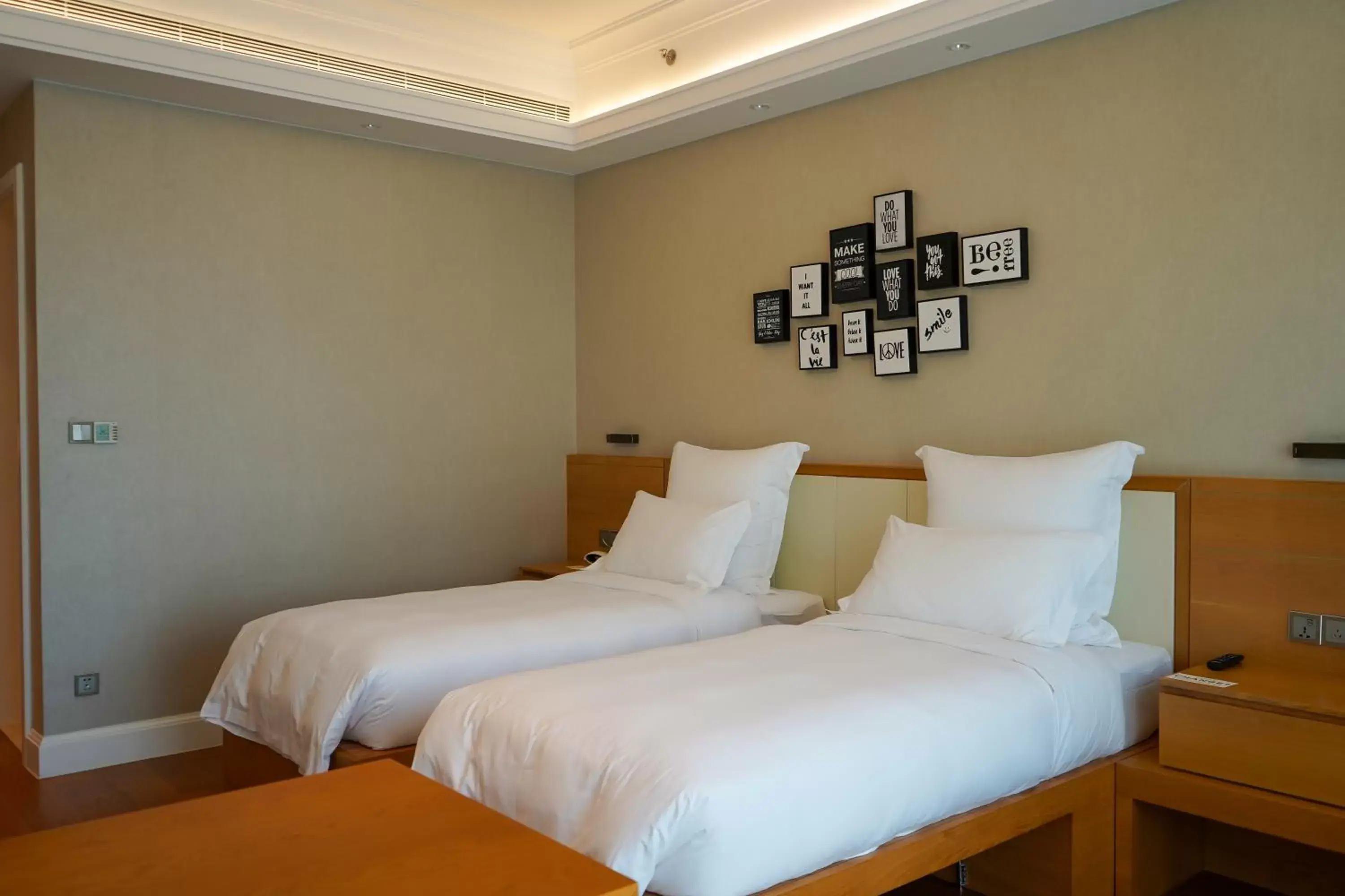 Double or Twin Room with Shower in Residence G Nanshan Double or Twin Room with Shower in Residence G Nanshan