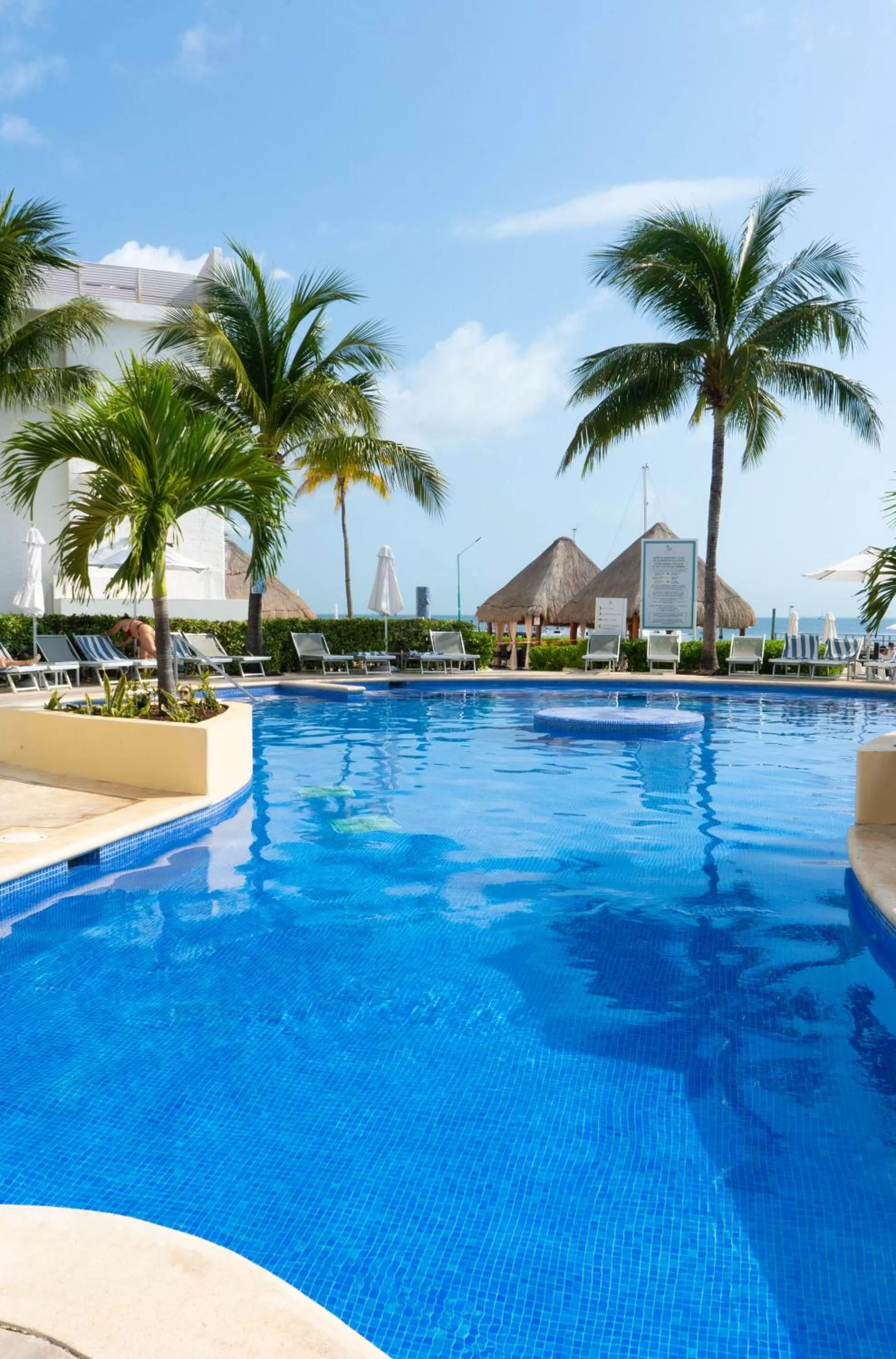 Swimming pool in Cancun Bay All Inclusive Hotel