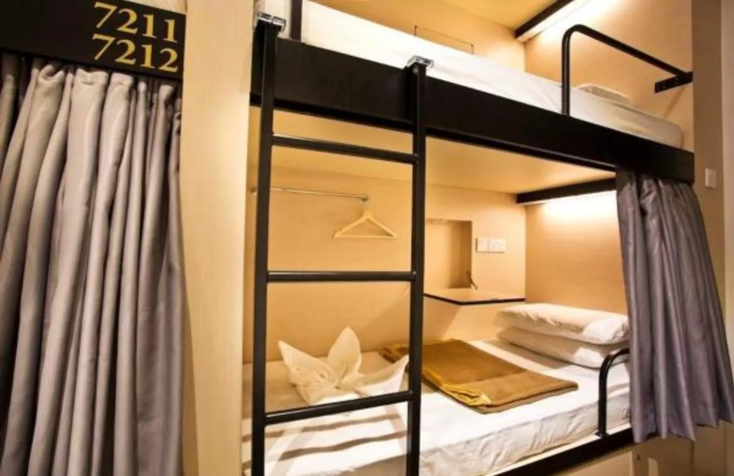 bunk bed, Bed in 7 Wonders Boutique Capsule