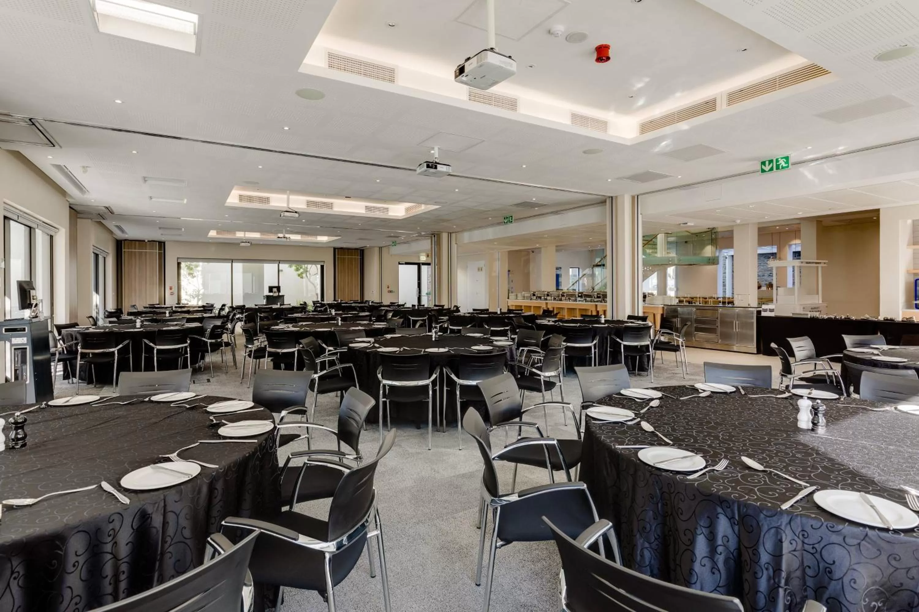 Meeting/conference room in Protea Hotel by Marriott Cape Town Waterfront Breakwater Lodge